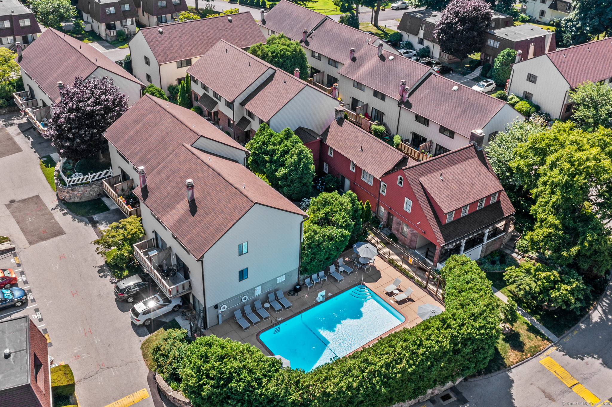 202 Soundview Avenue 16