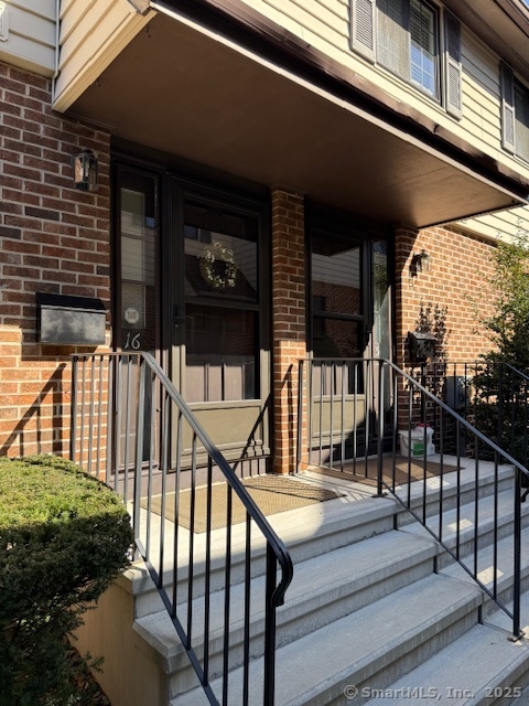 202 Soundview Avenue 16