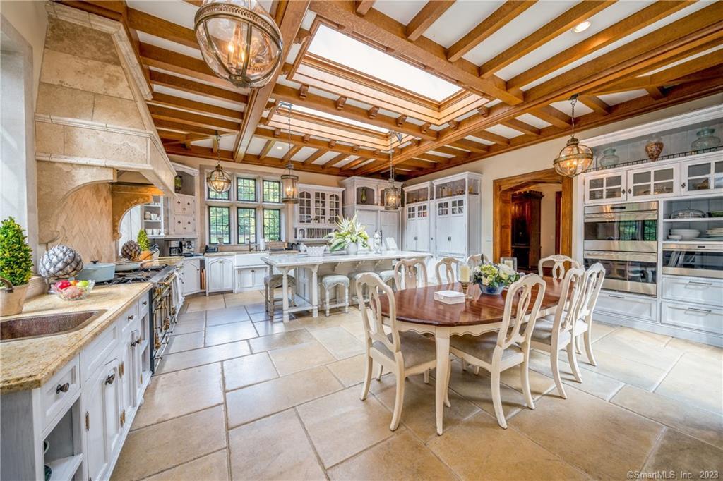 544 Oenoke Ridge