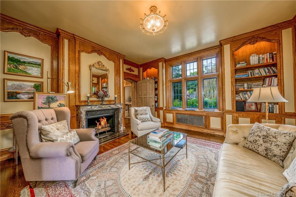 544 Oenoke Ridge