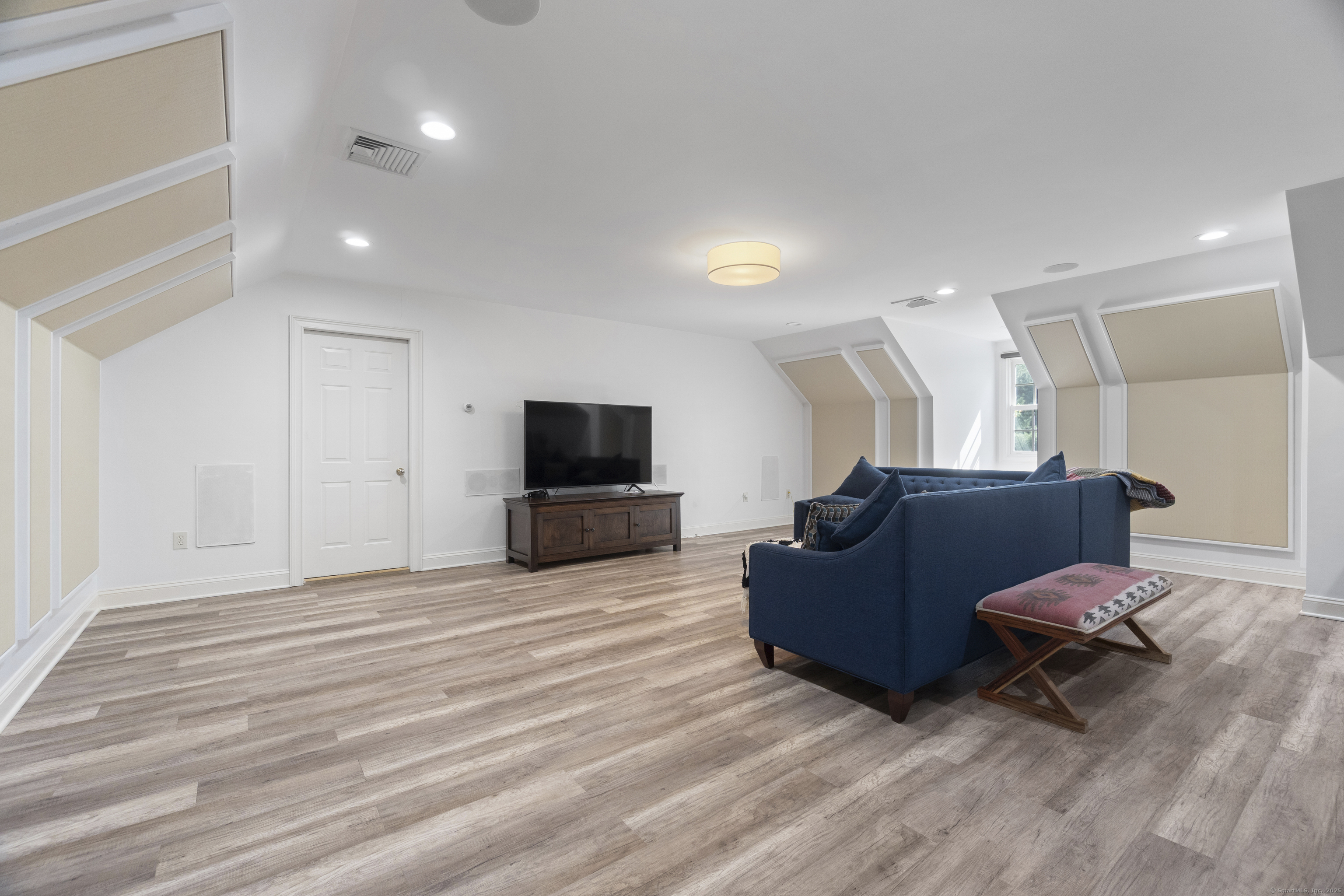 4 Silver Brook Road