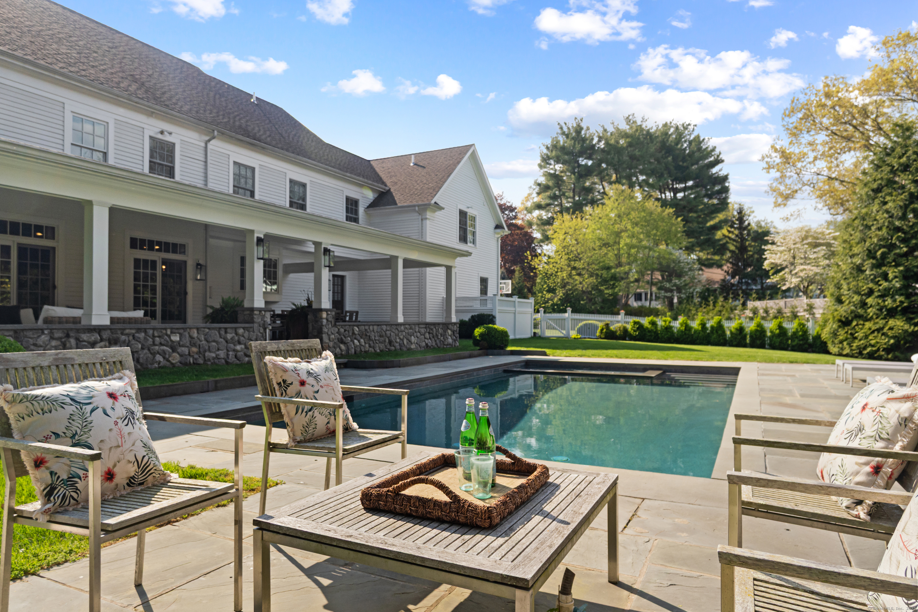 4 Silver Brook Road