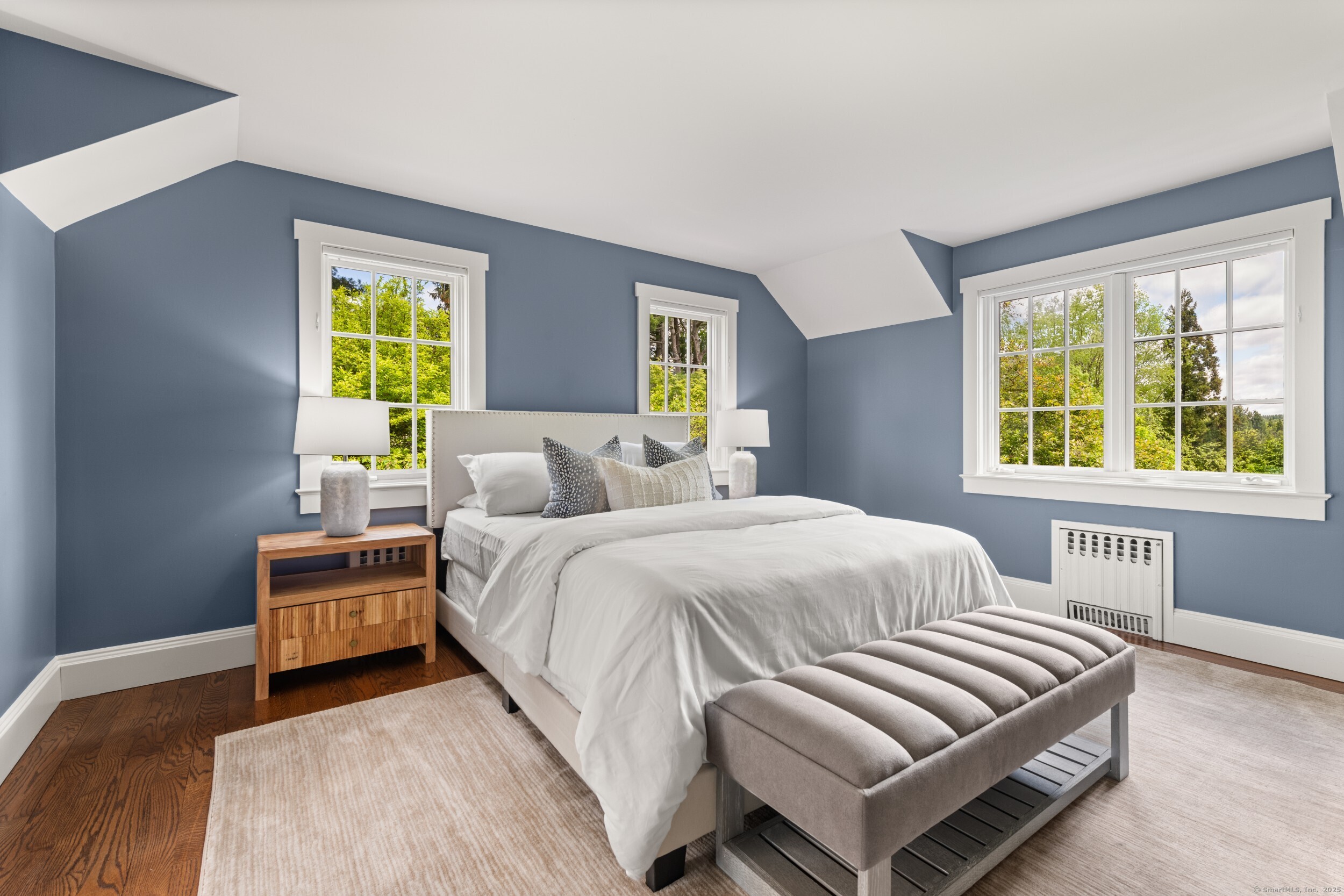 945 Oenoke Ridge