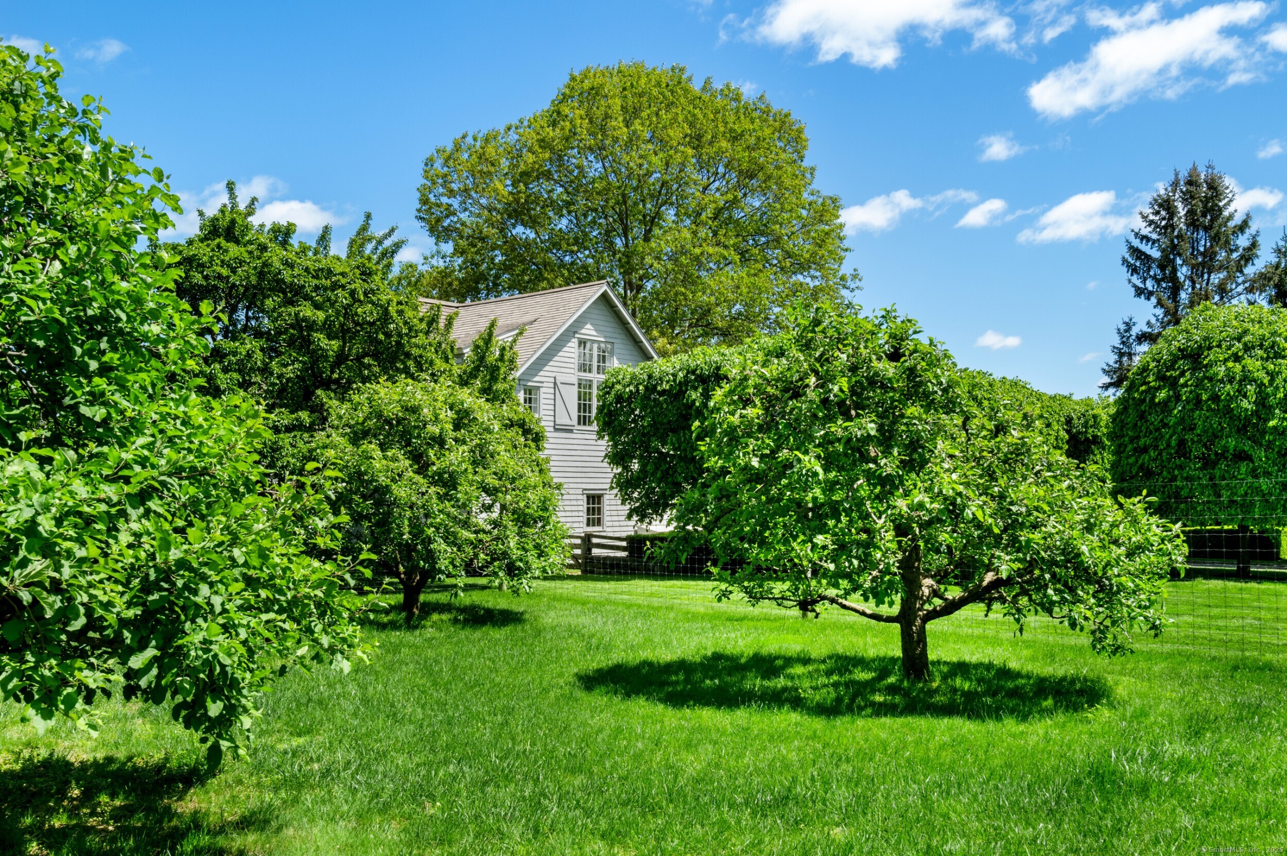 945 Oenoke Ridge