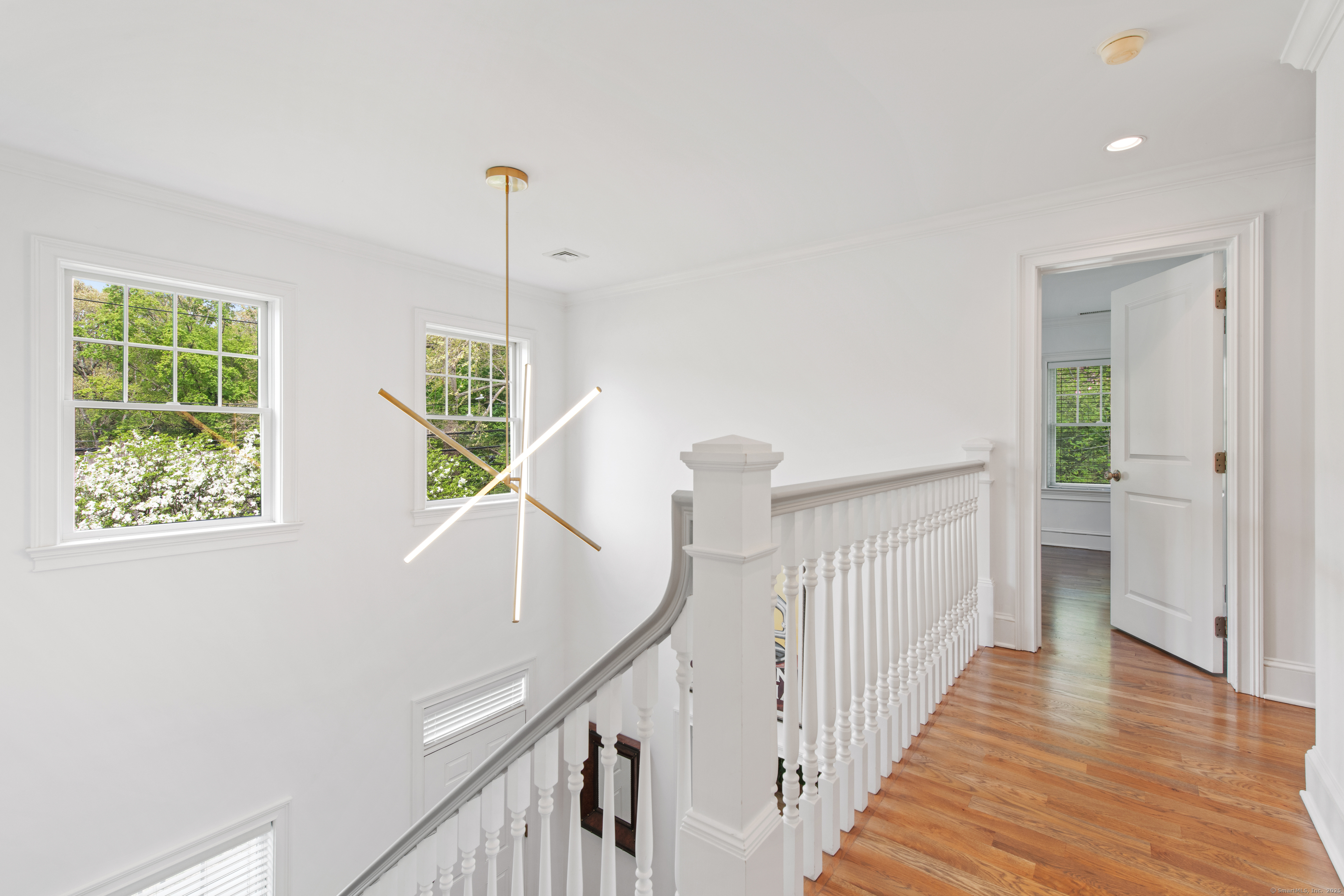 187 Compo Road South