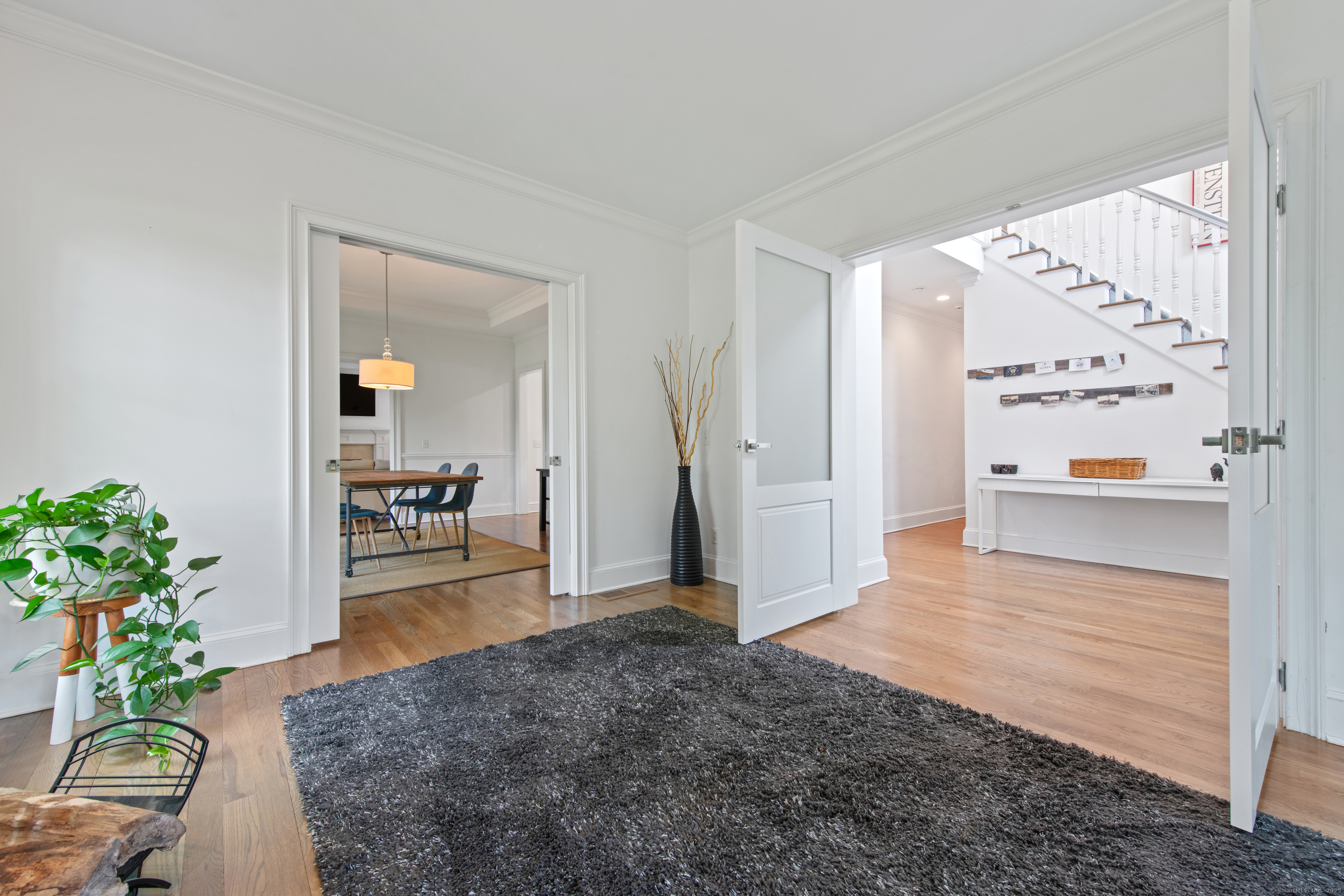 187 Compo Road South