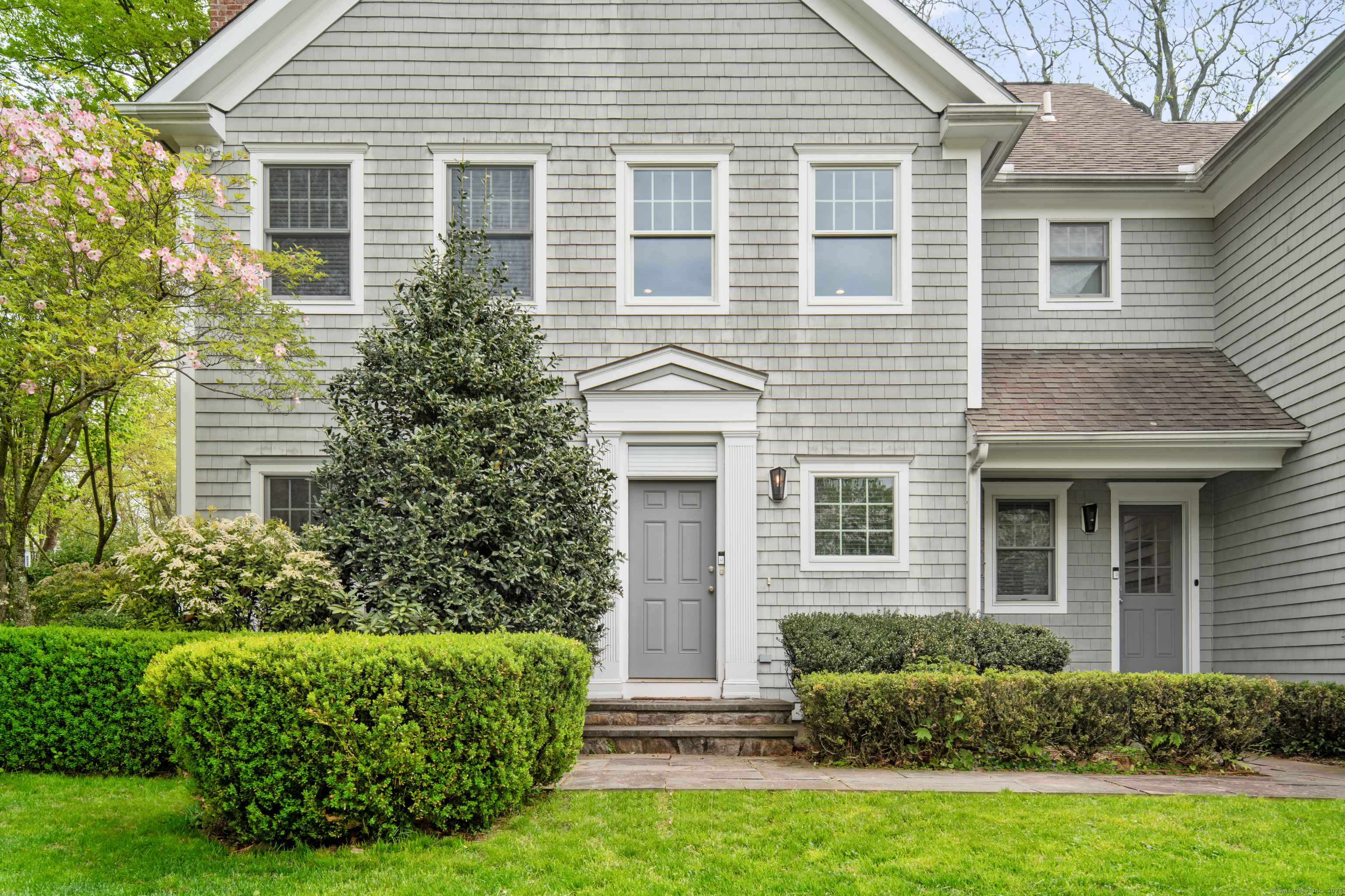 187 Compo Road South