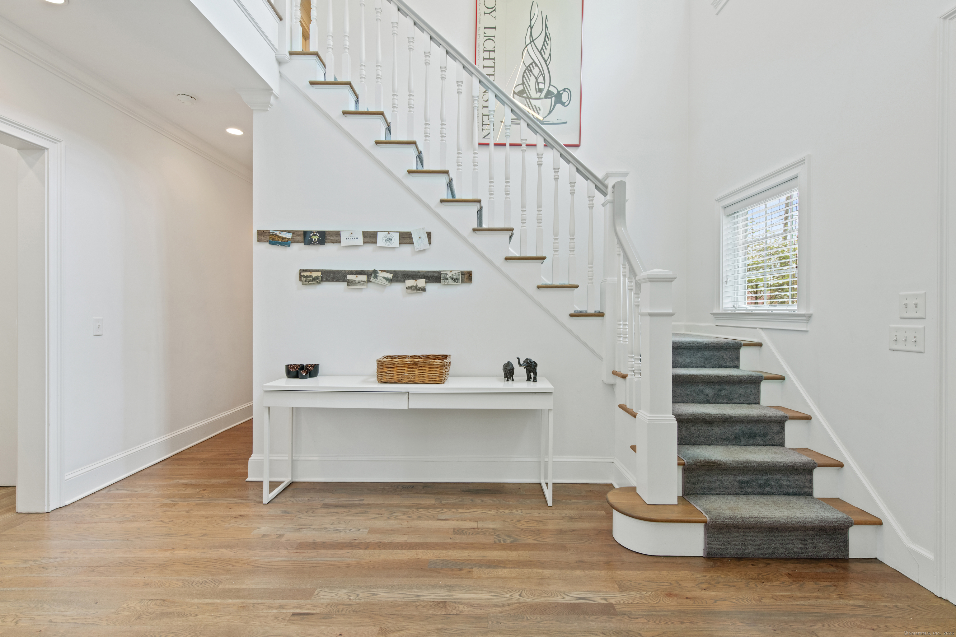 187 Compo Road South