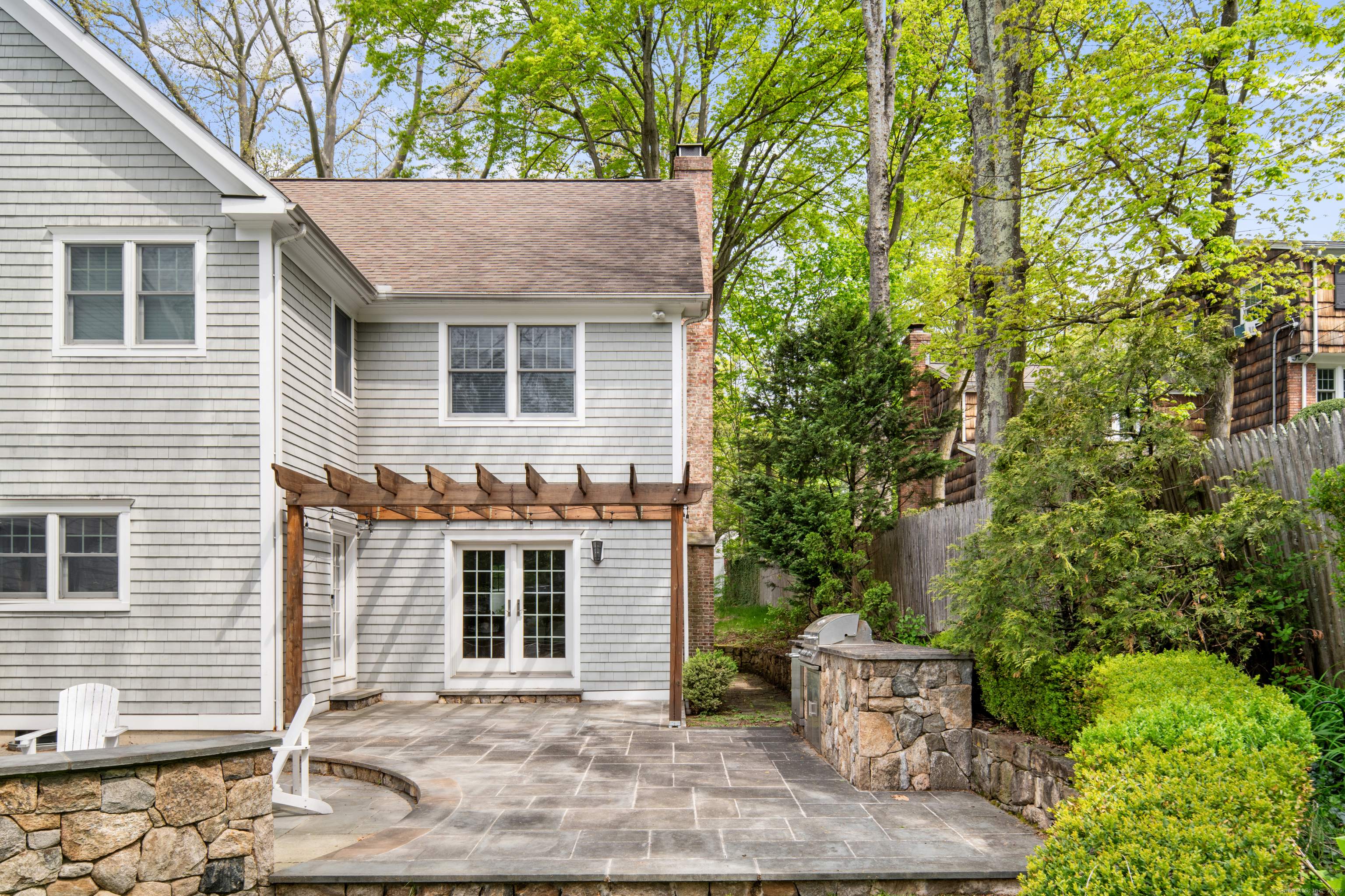 187 Compo Road South