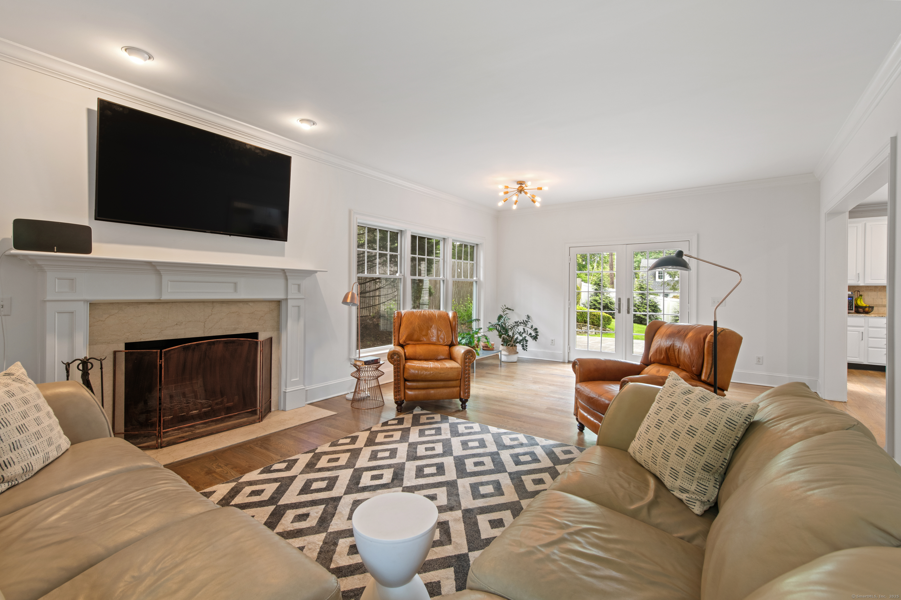 187 Compo Road South