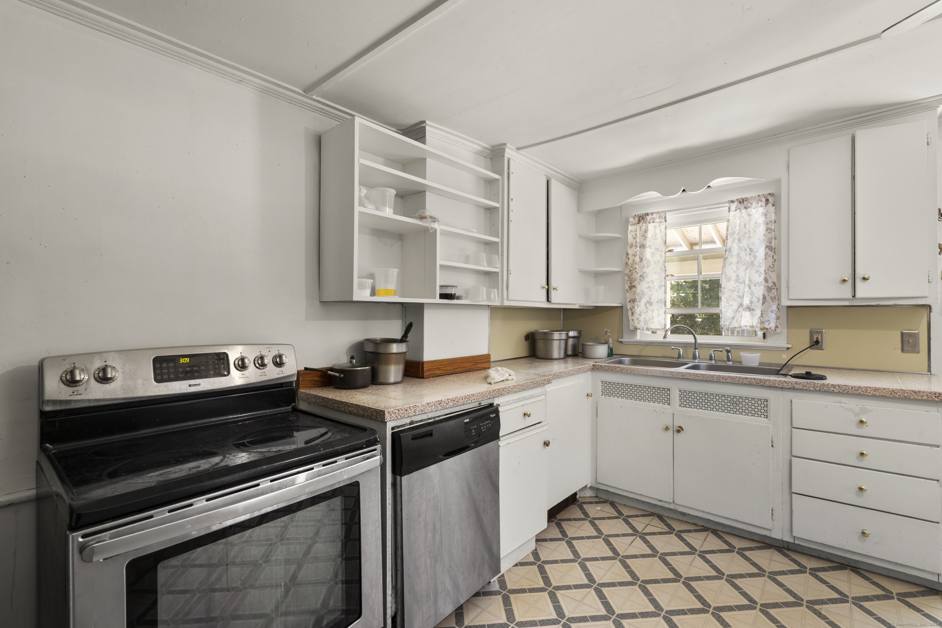 1701 Farmington Avenue