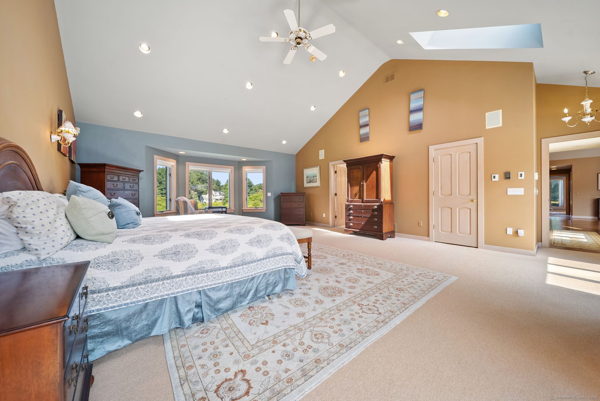 1253 Mapleton Avenue