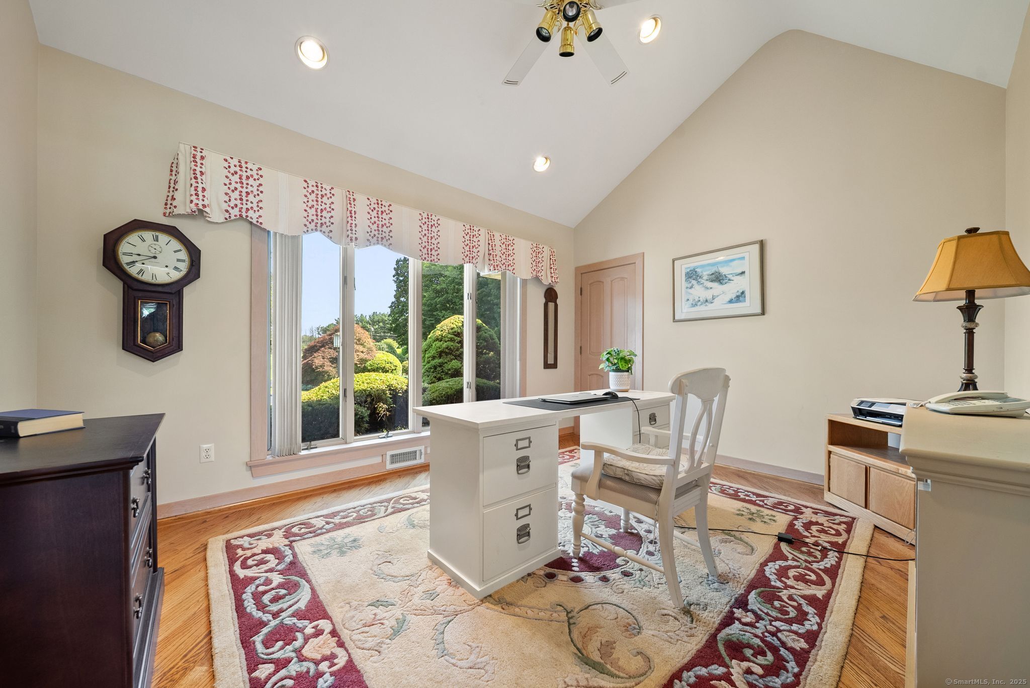 1253 Mapleton Avenue