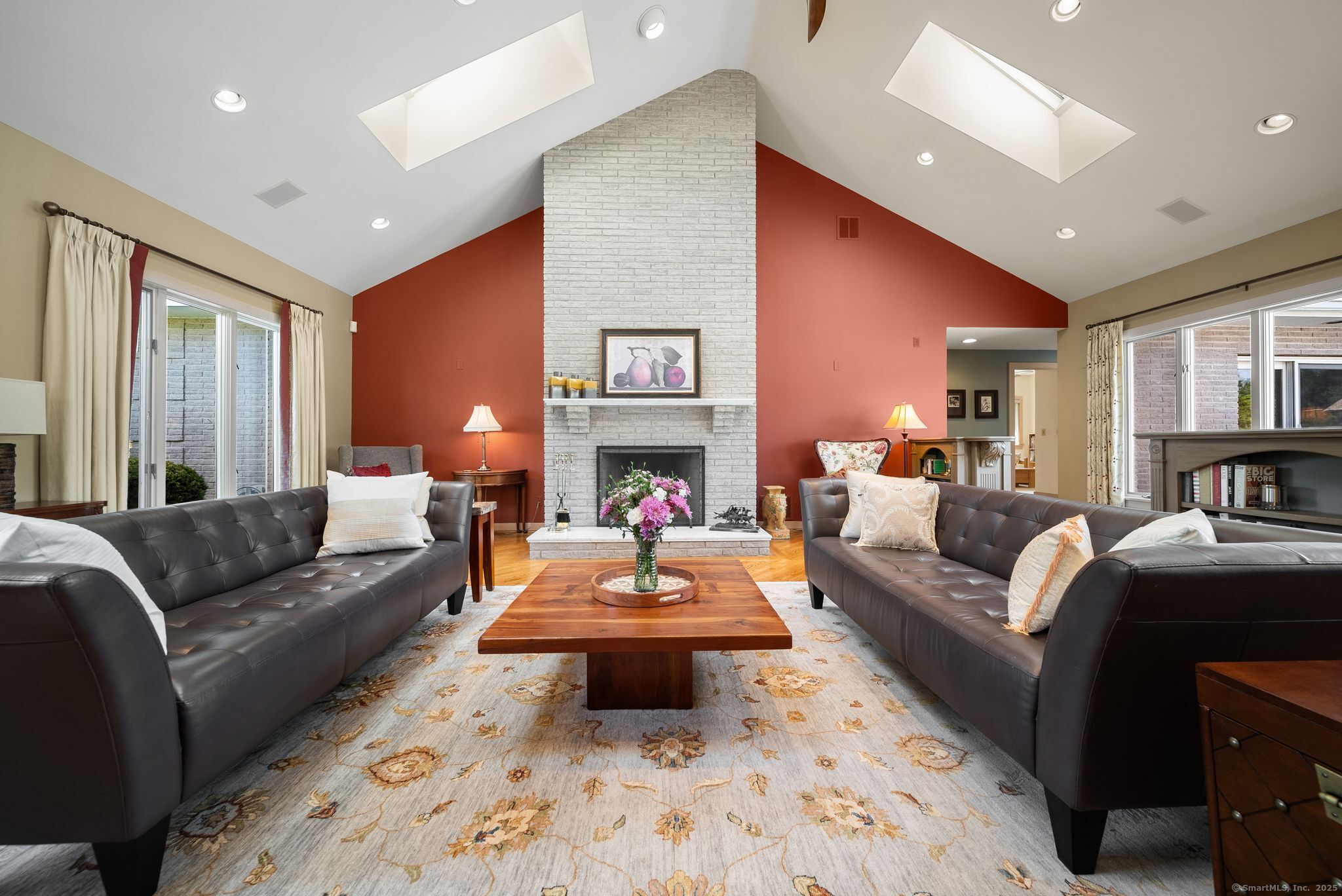 1253 Mapleton Avenue