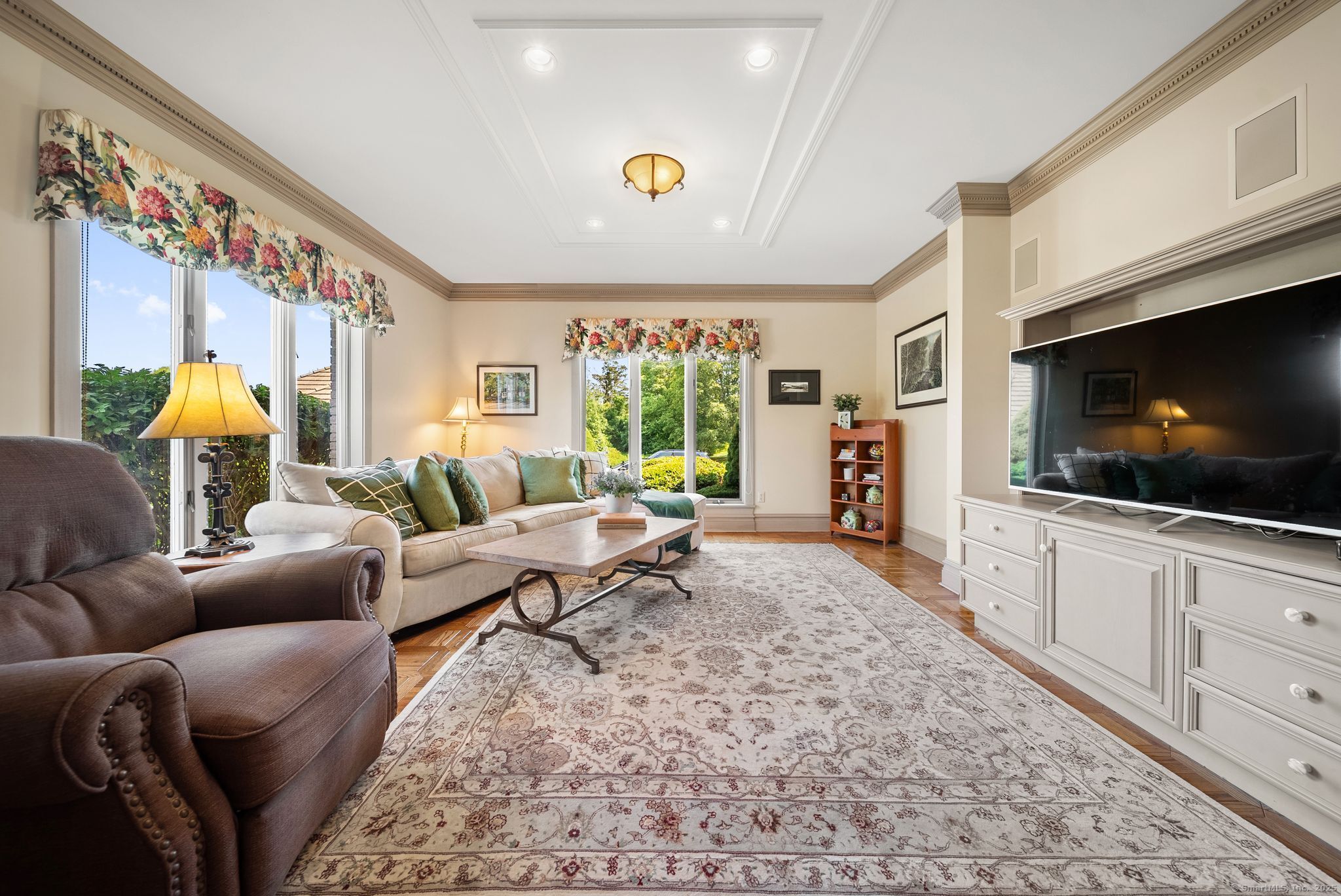 1253 Mapleton Avenue