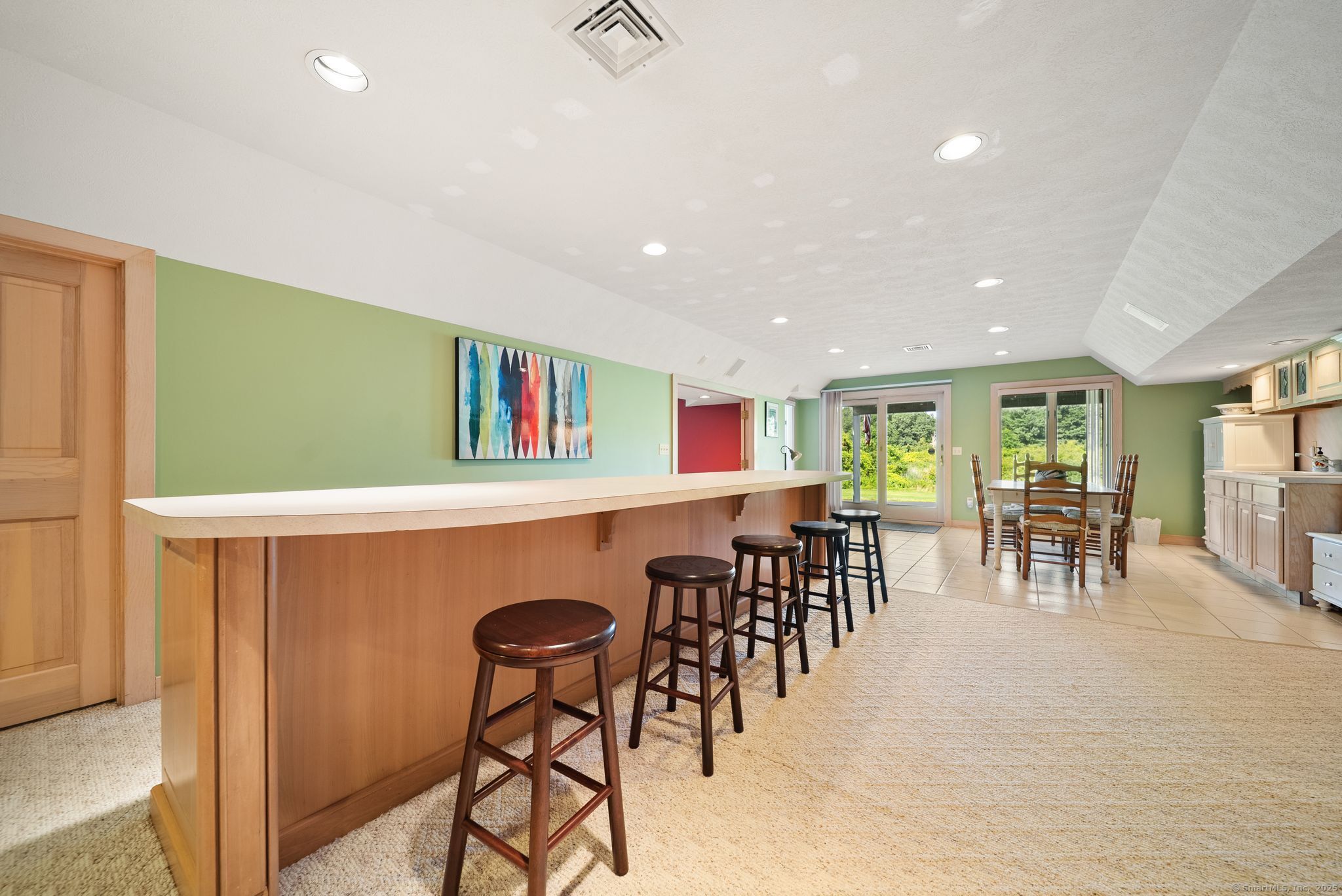 1253 Mapleton Avenue