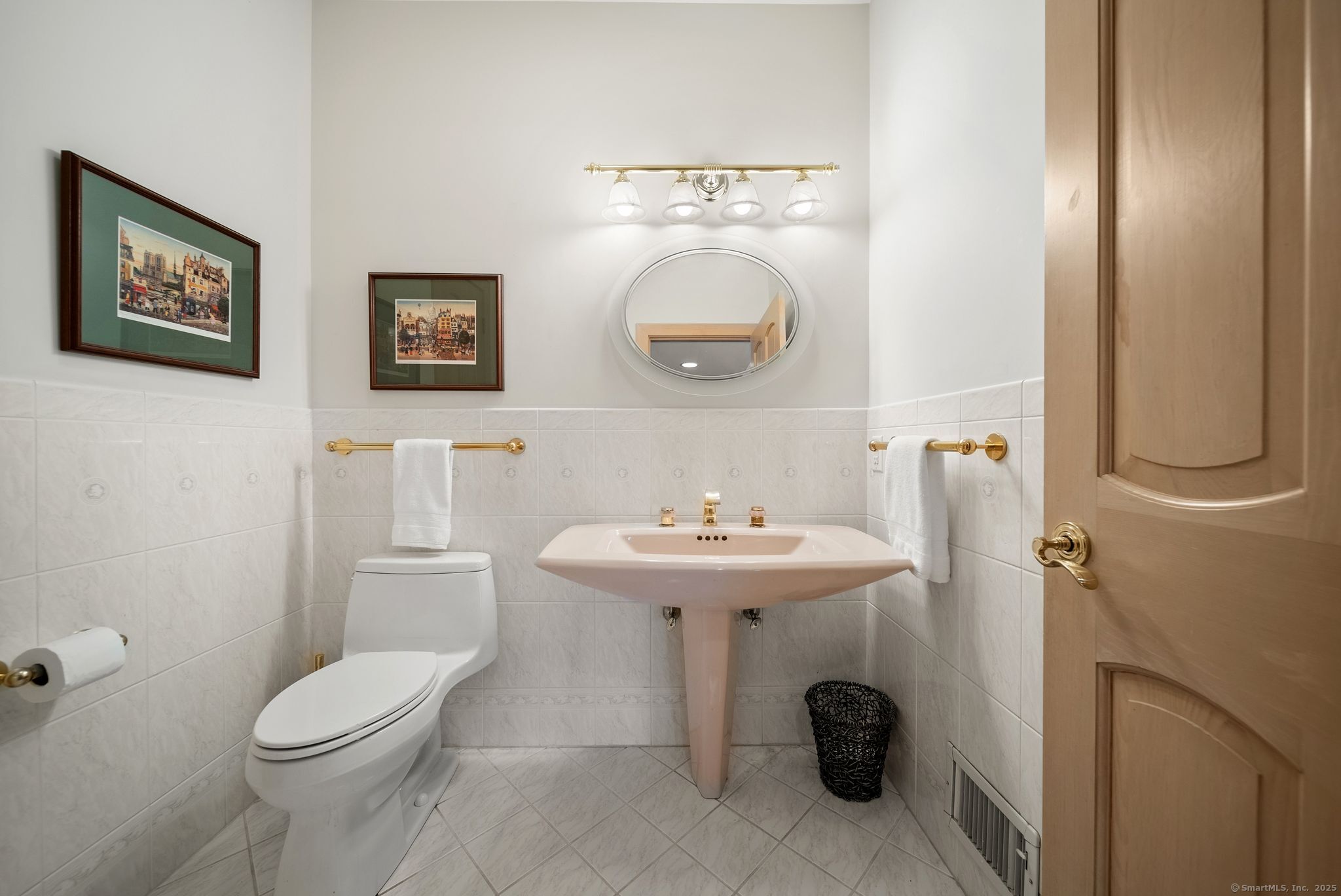 1253 Mapleton Avenue