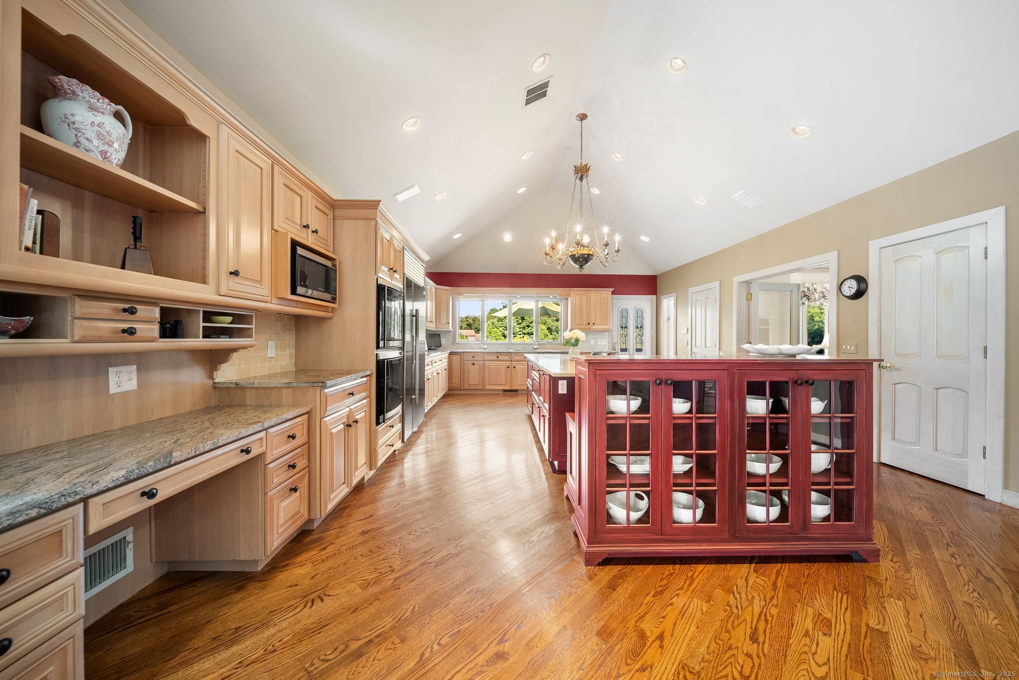 1253 Mapleton Avenue