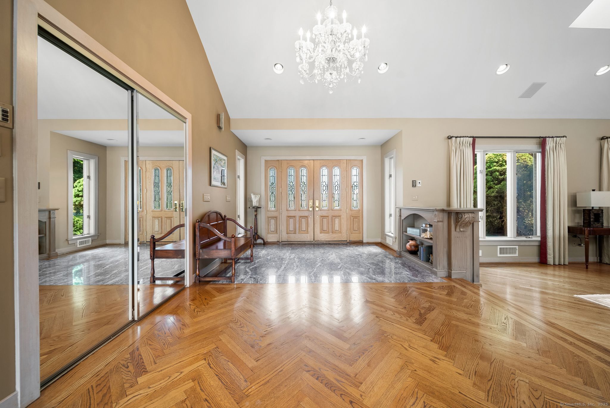 1253 Mapleton Avenue