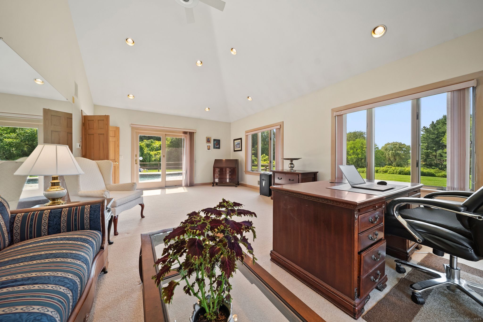 1253 Mapleton Avenue