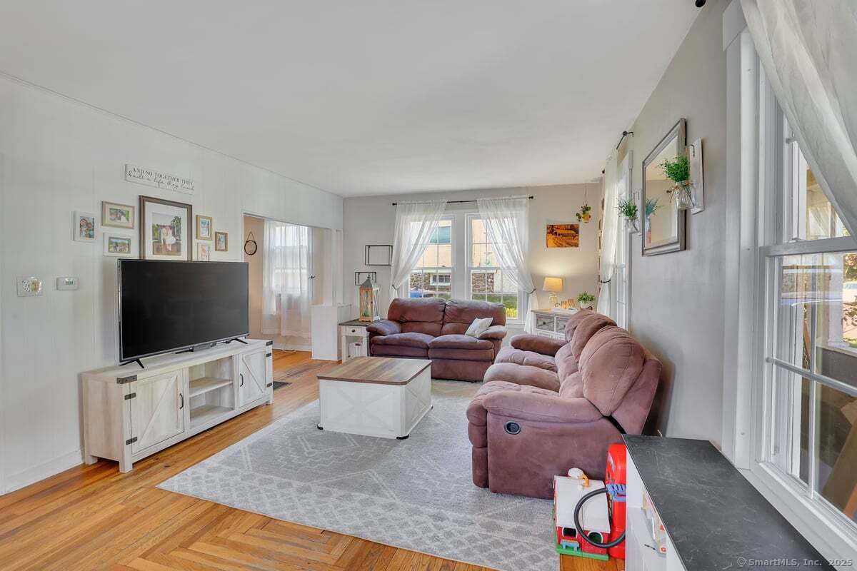 122 Carpenter Avenue