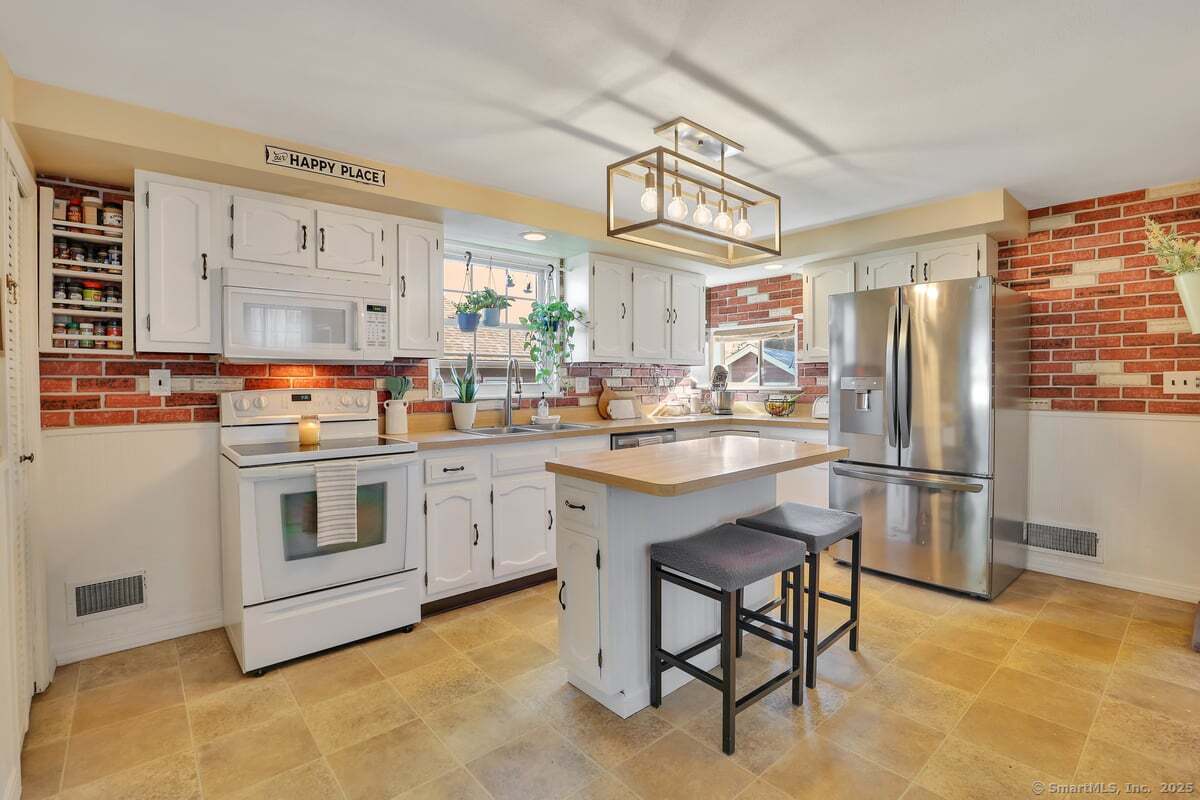 122 Carpenter Avenue