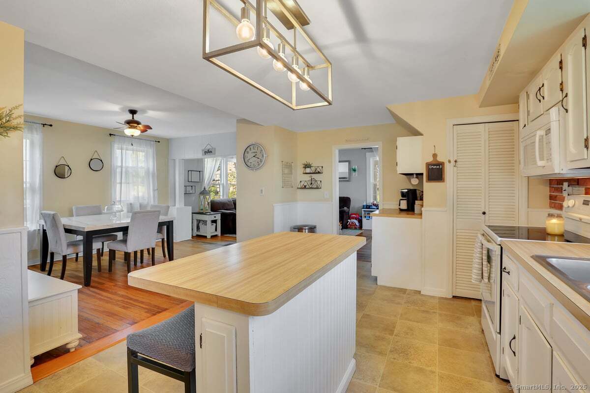 122 Carpenter Avenue