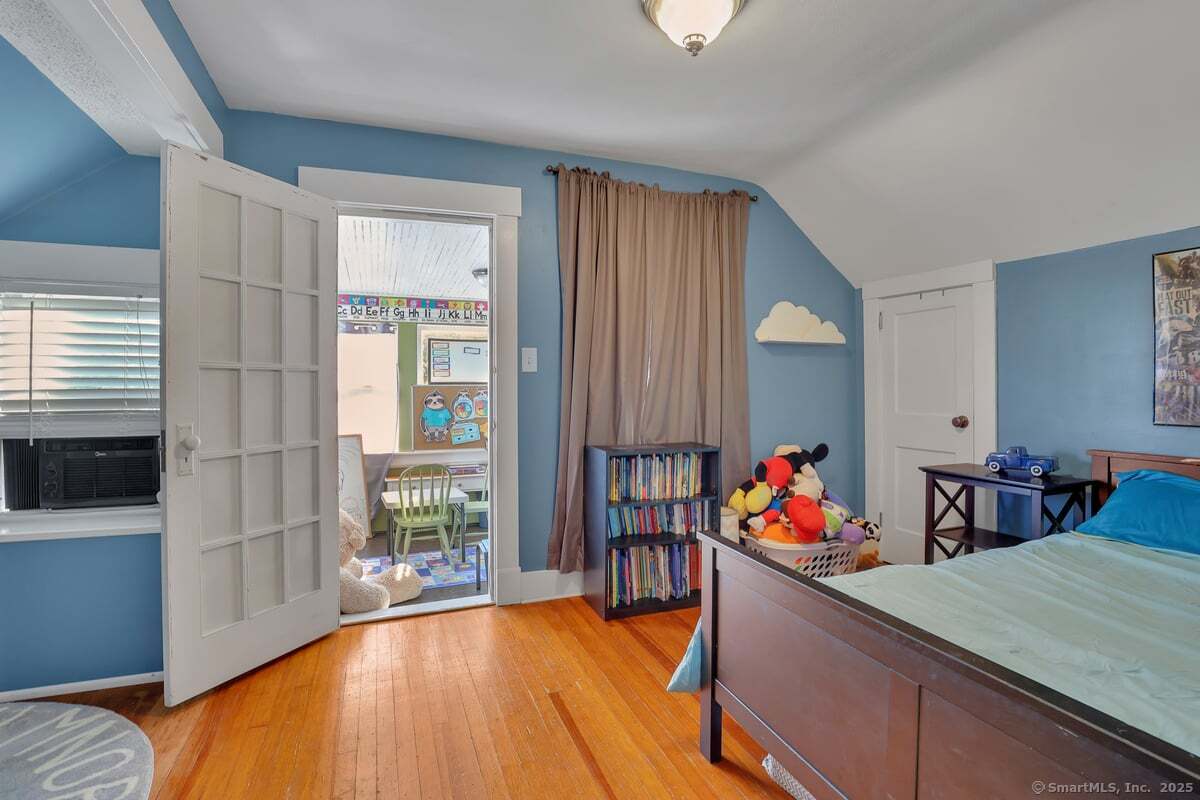 122 Carpenter Avenue