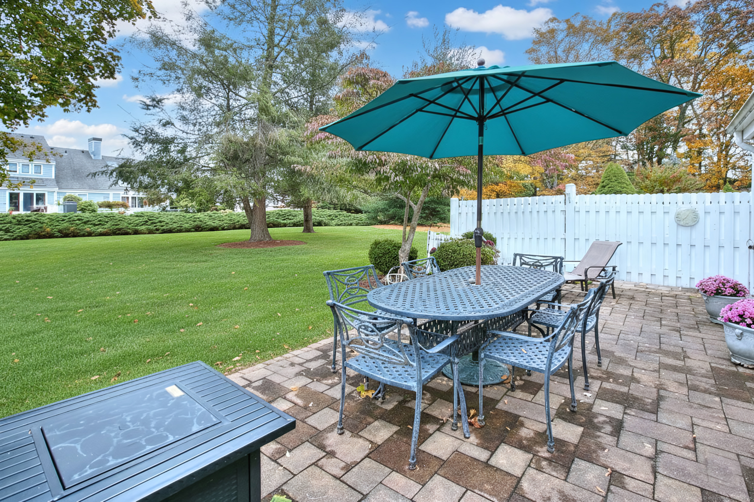220 Lansdowne 220