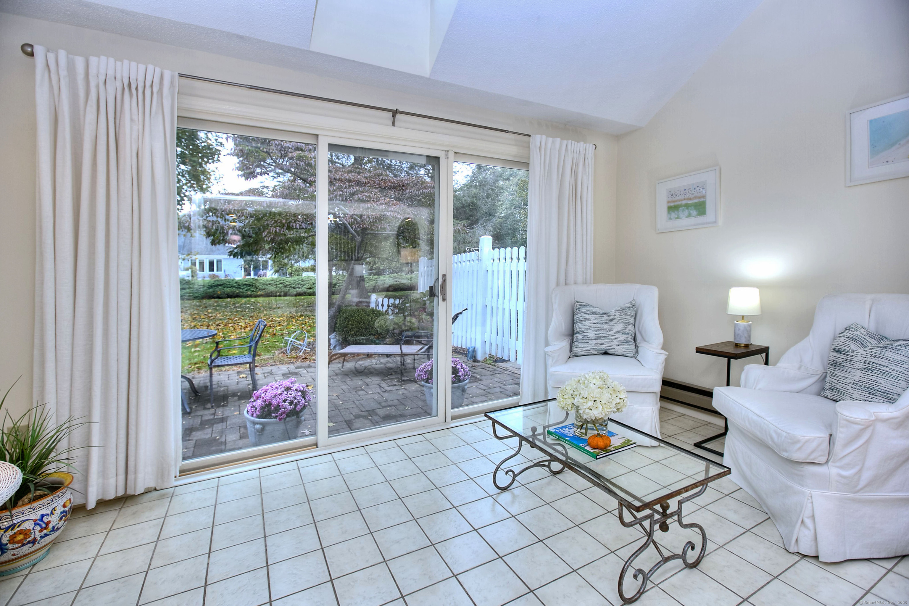 220 Lansdowne 220