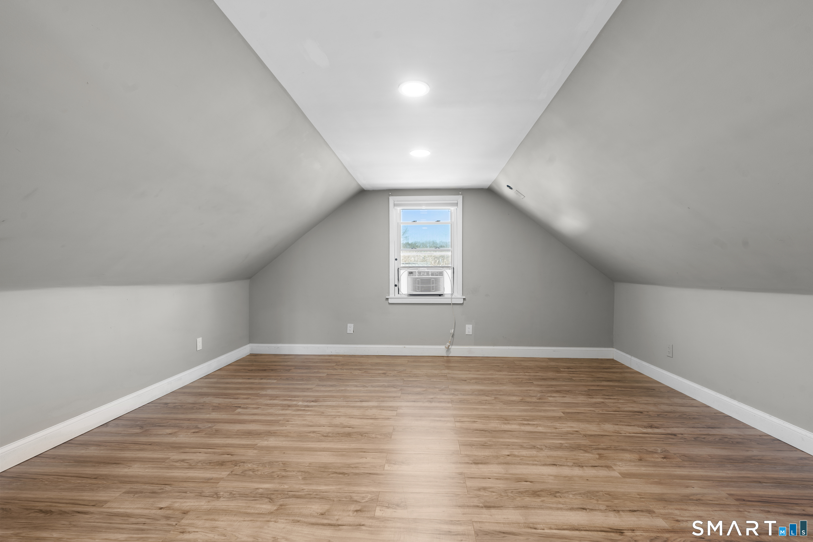80 Overlook Avenue
