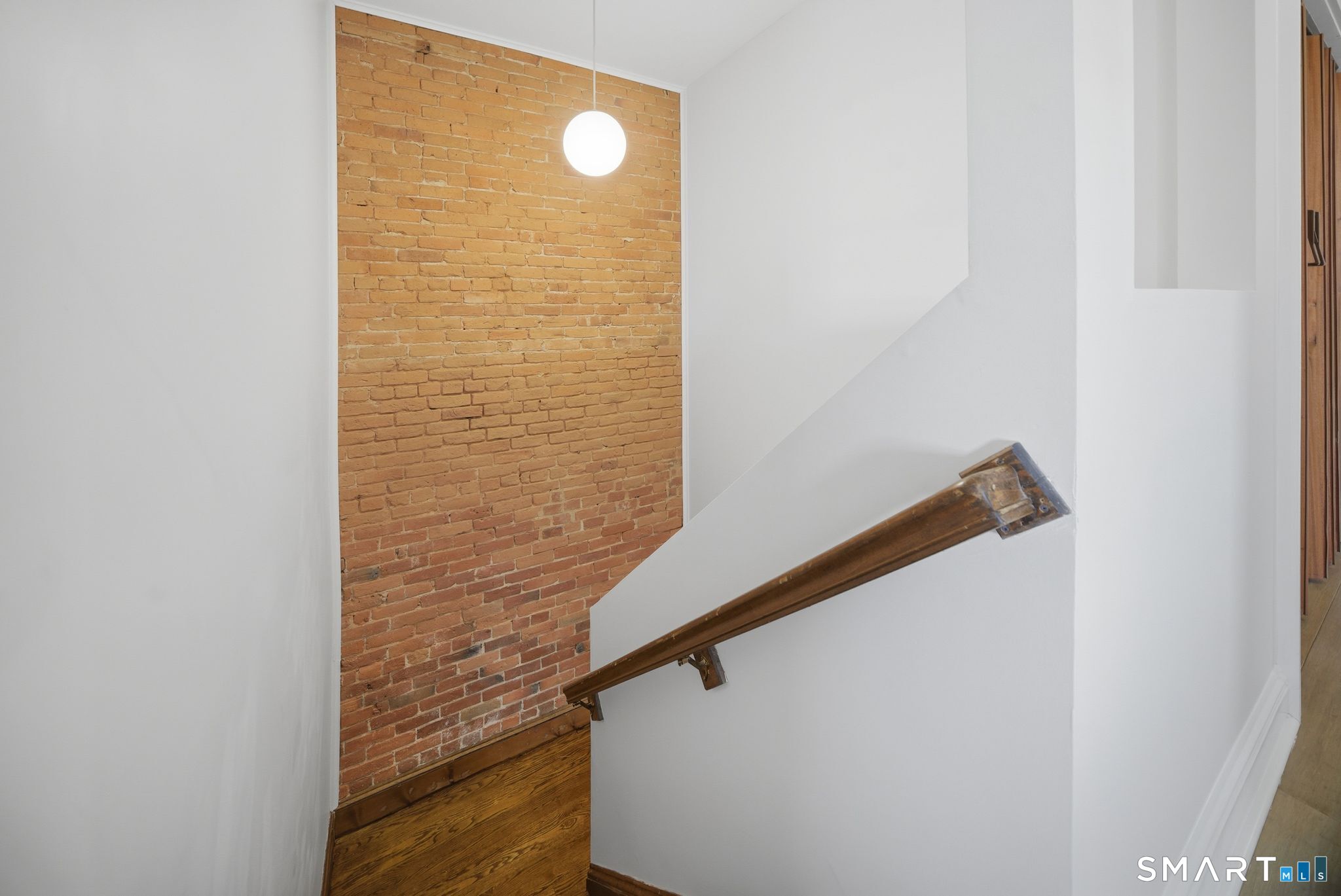 34 Charter Oak Place 4