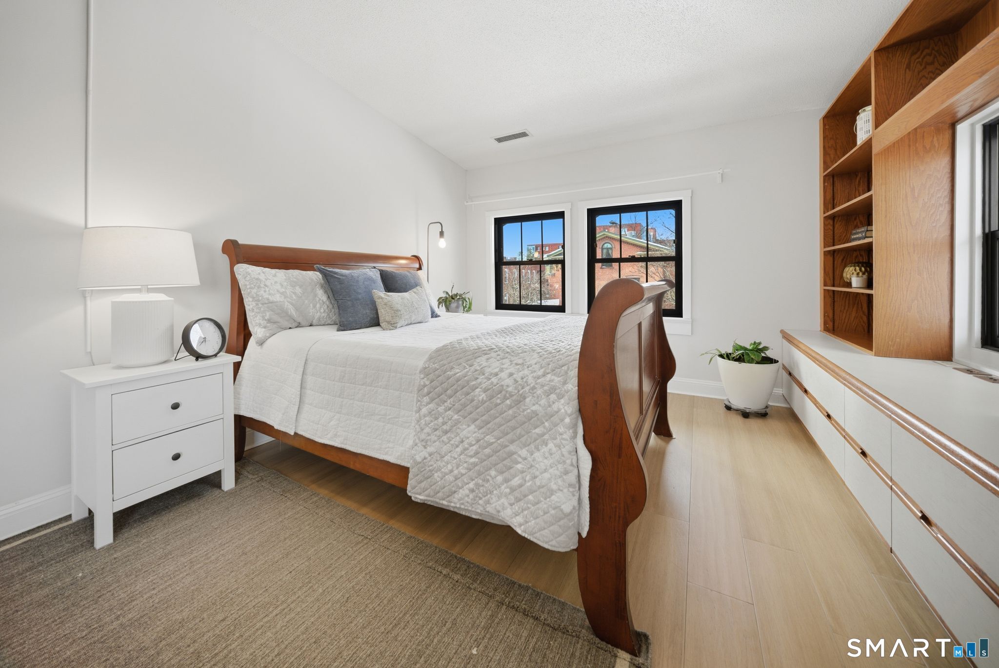 34 Charter Oak Place 4