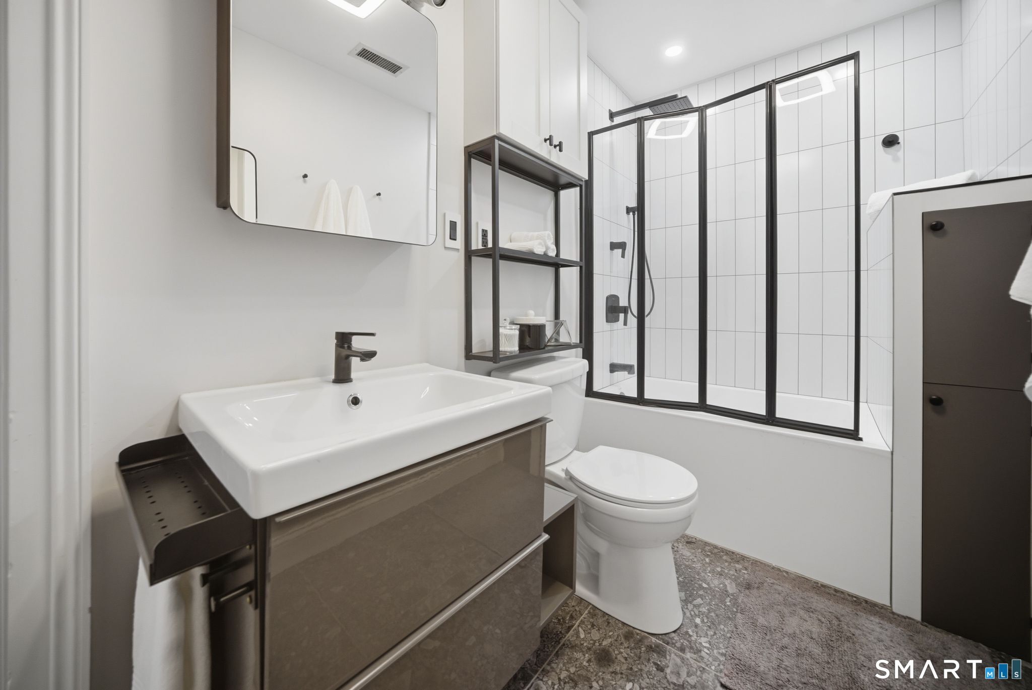 34 Charter Oak Place 4