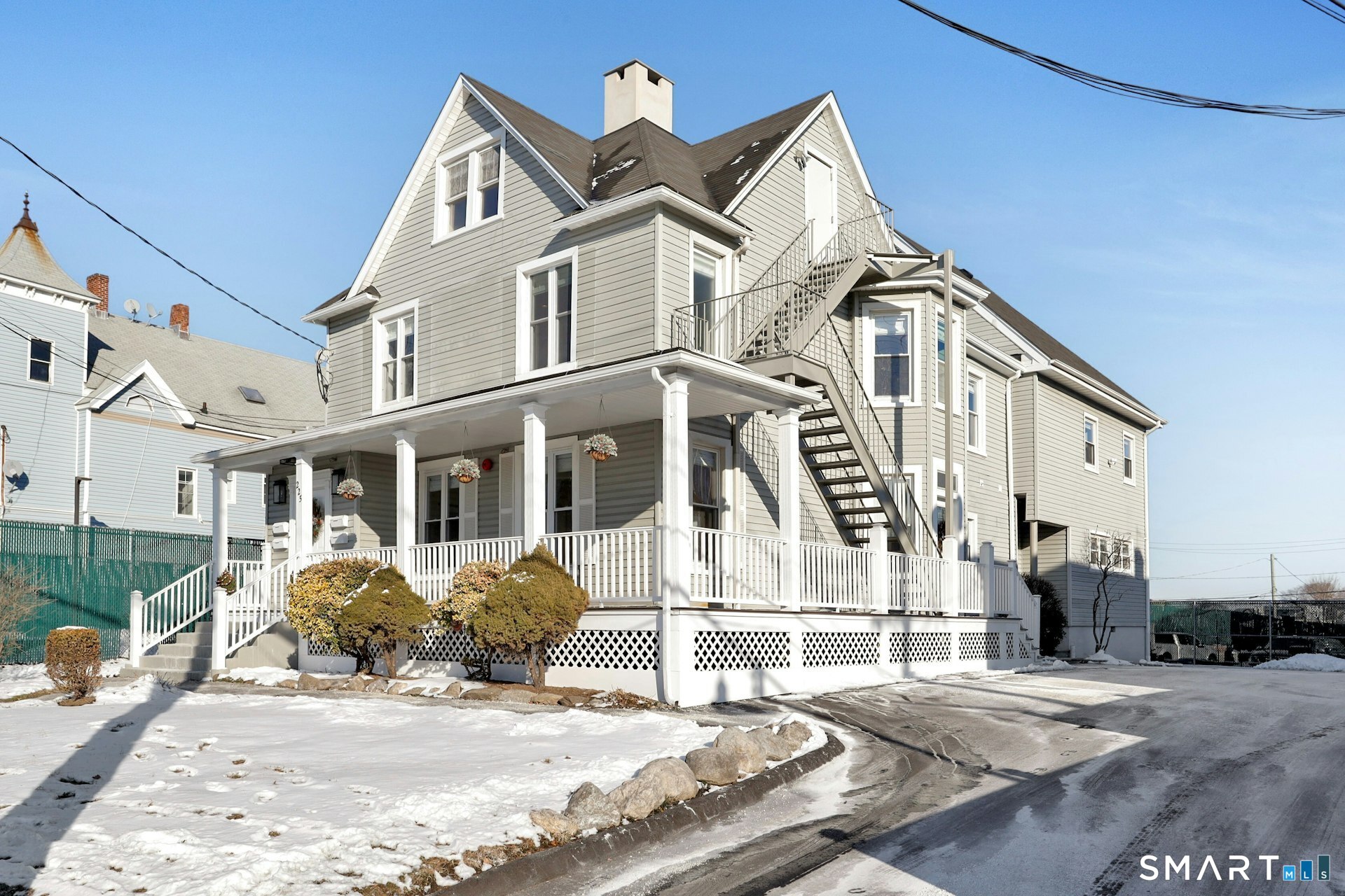225 Washington Boulevard