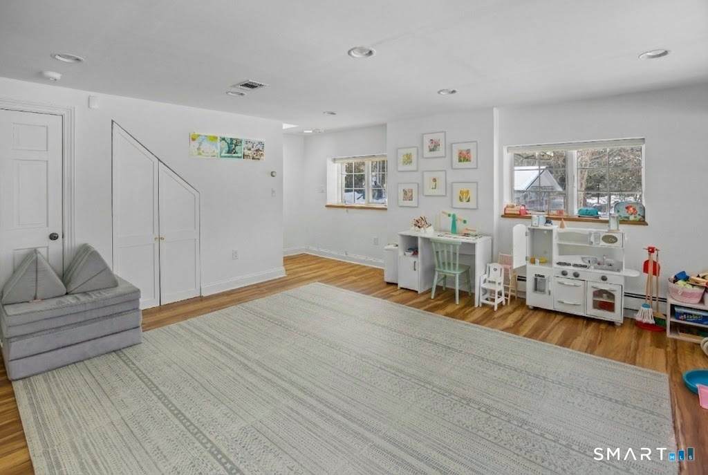 10 Charcoal Hill Road