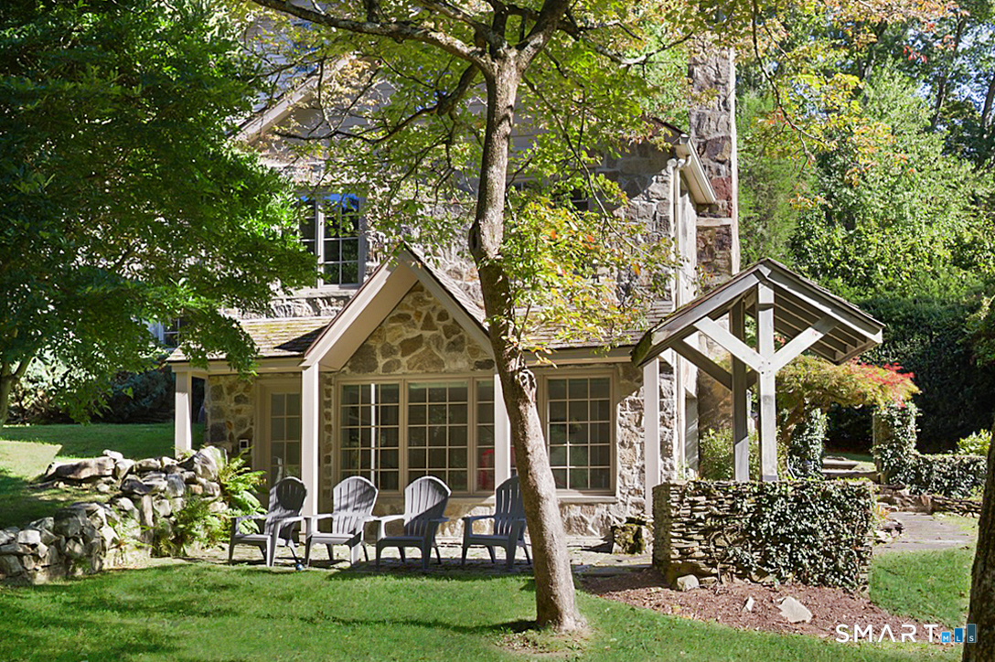 10 Charcoal Hill Road