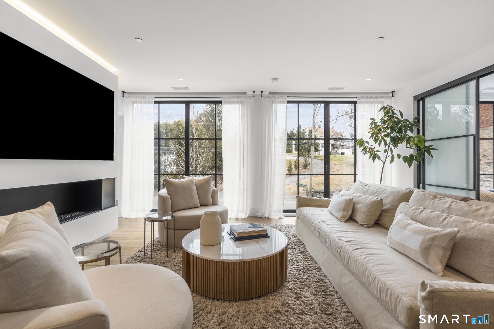 41 Richmondville Avenue