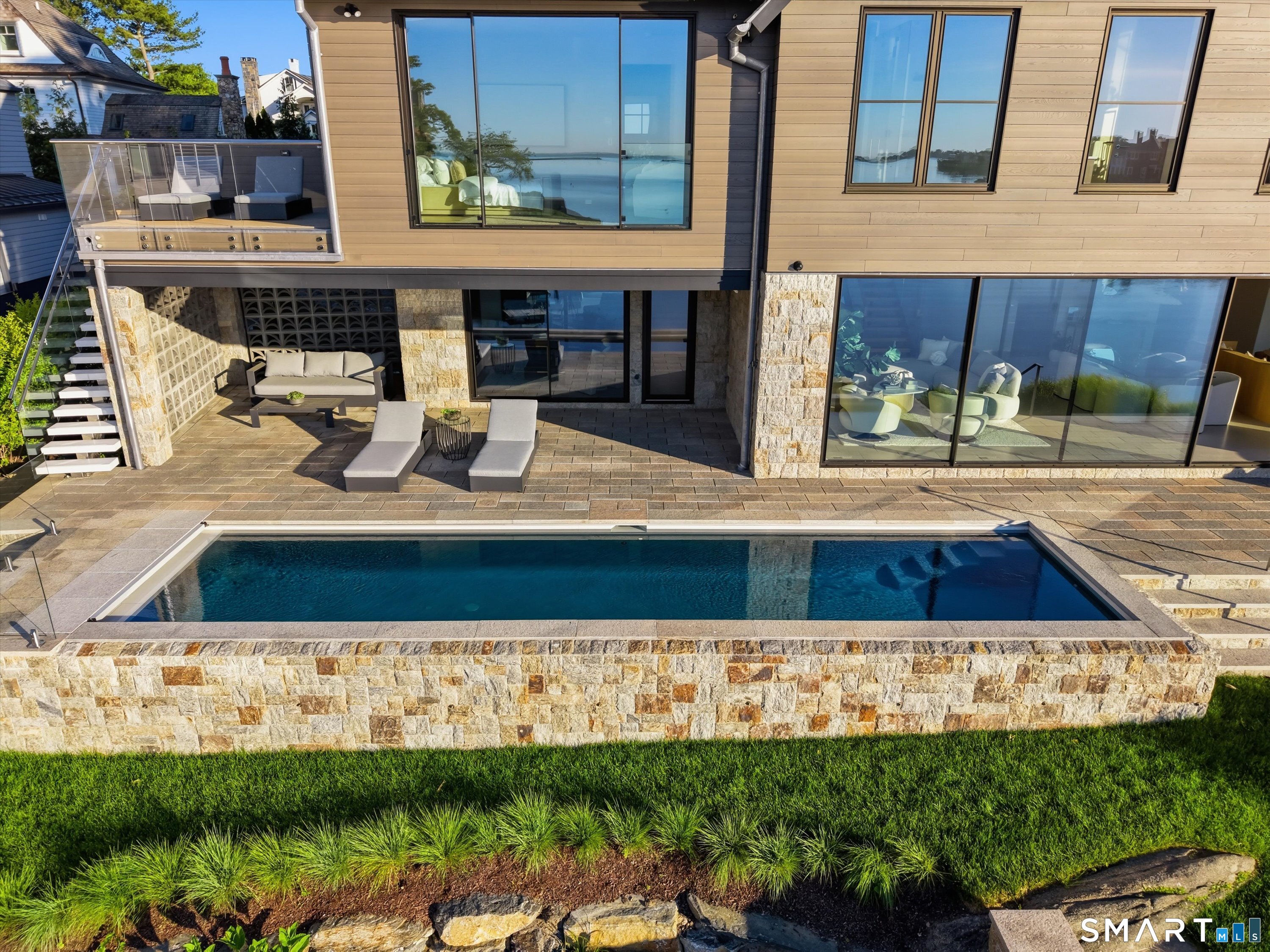58 Shore Road