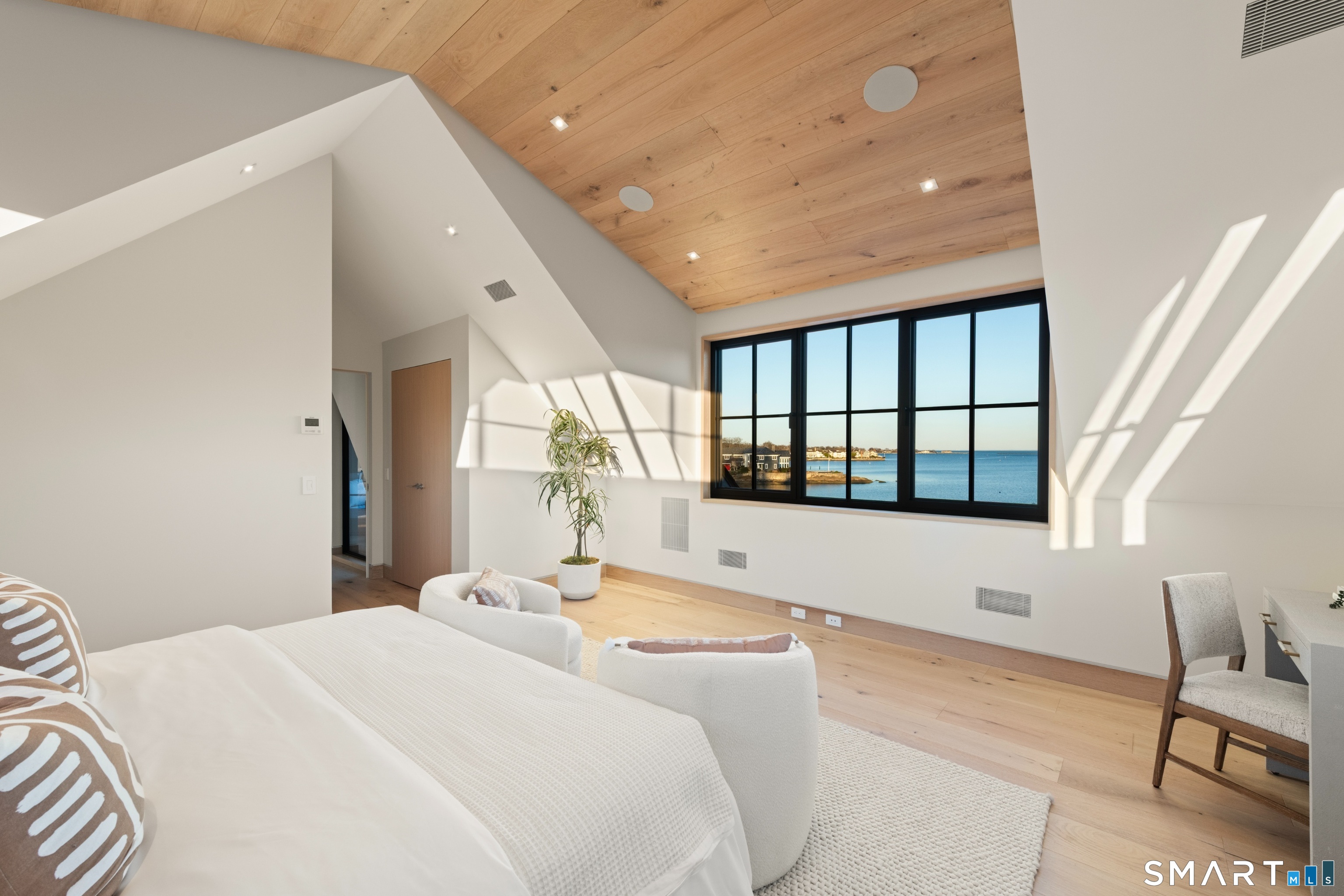 58 Shore Road