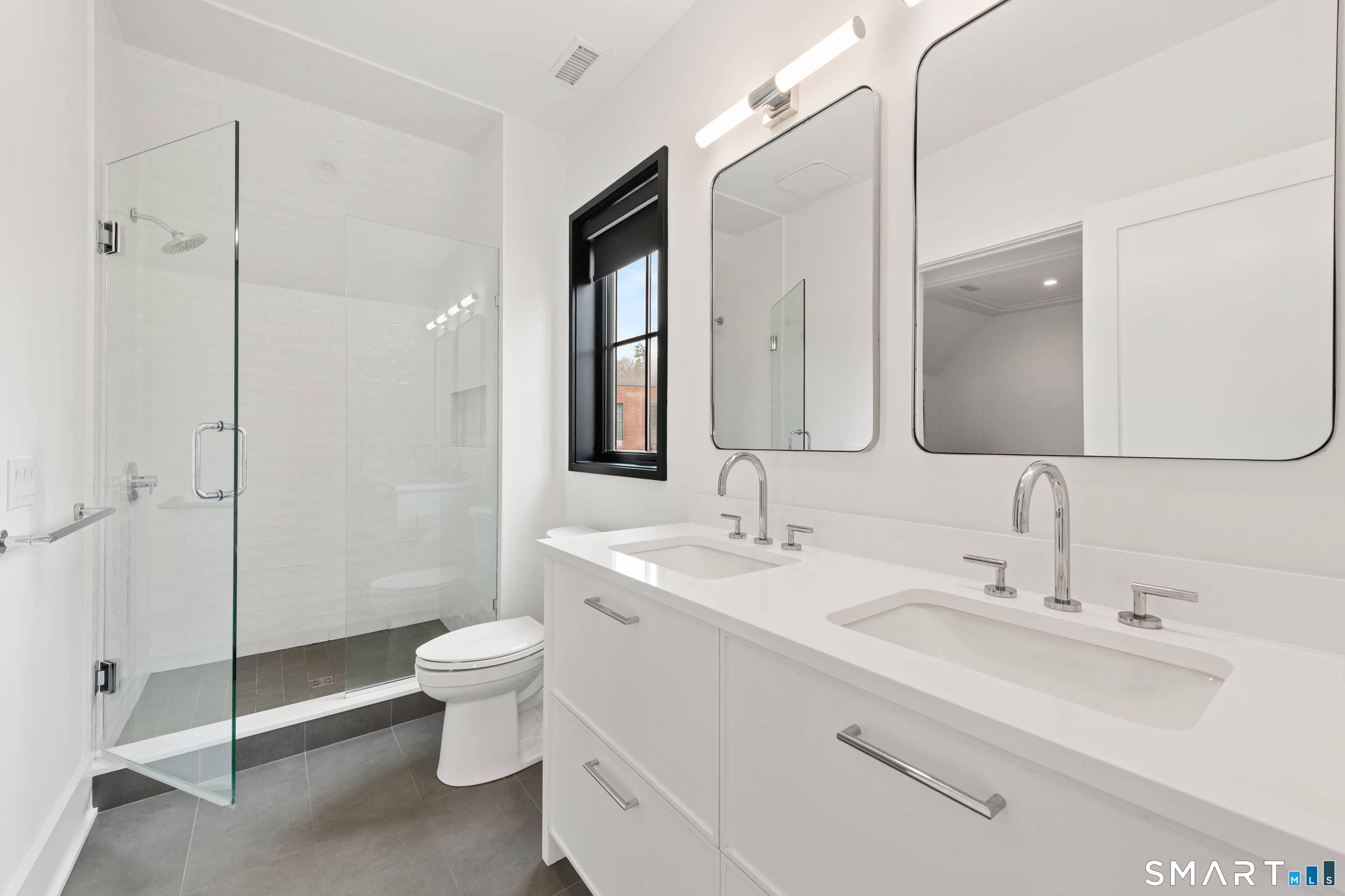 40 Richmondville Avenue