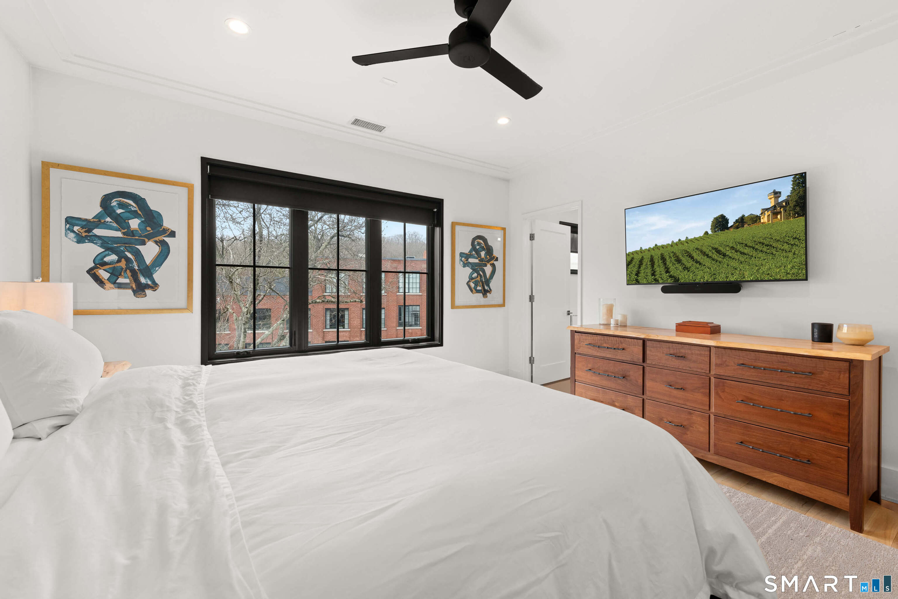 40 Richmondville Avenue