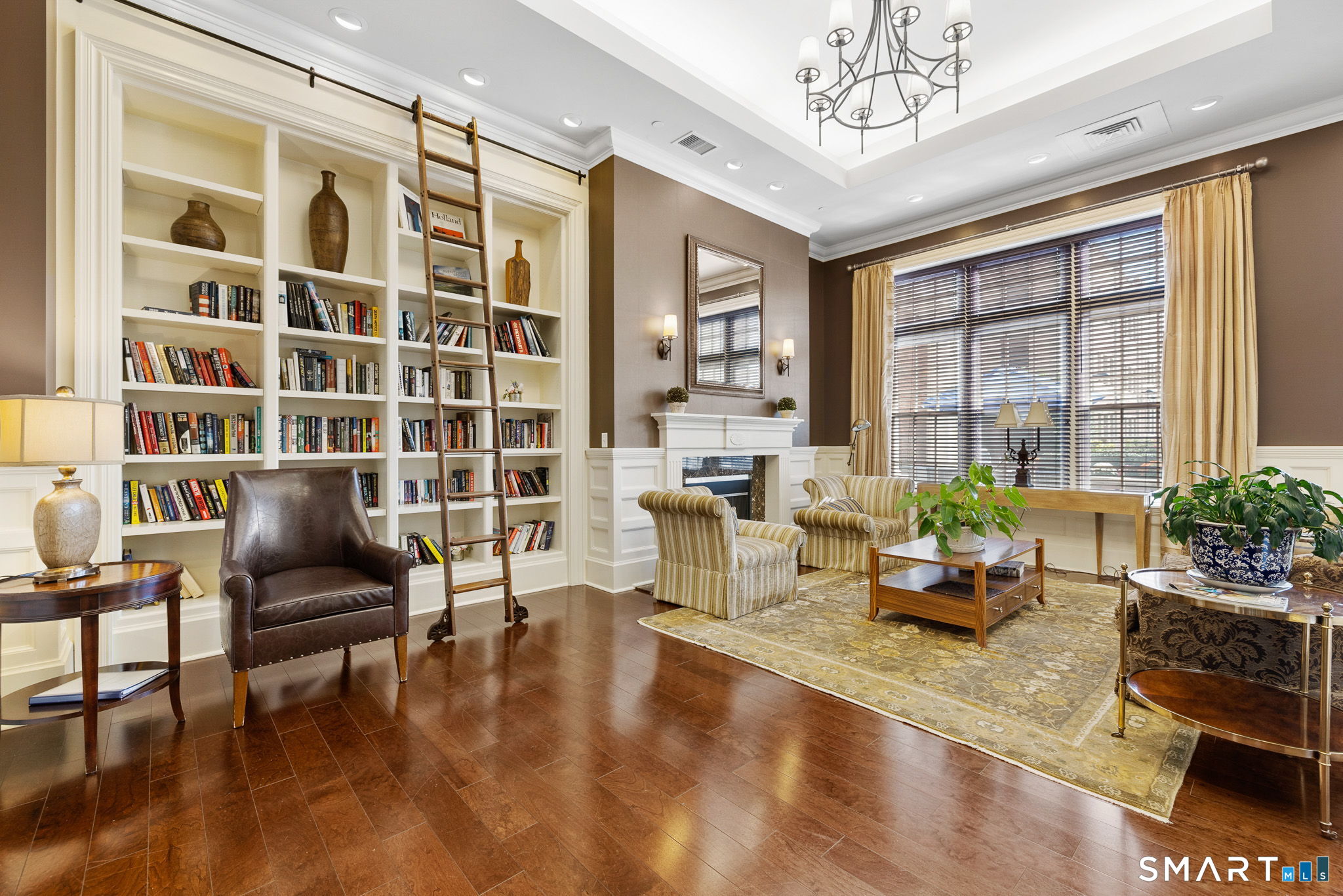 85 Memorial Road 205