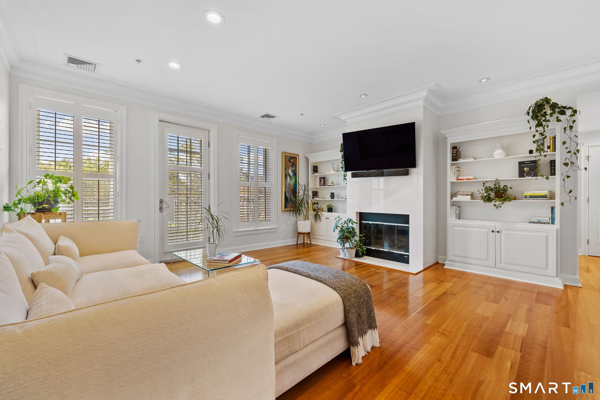 85 Memorial Road 205