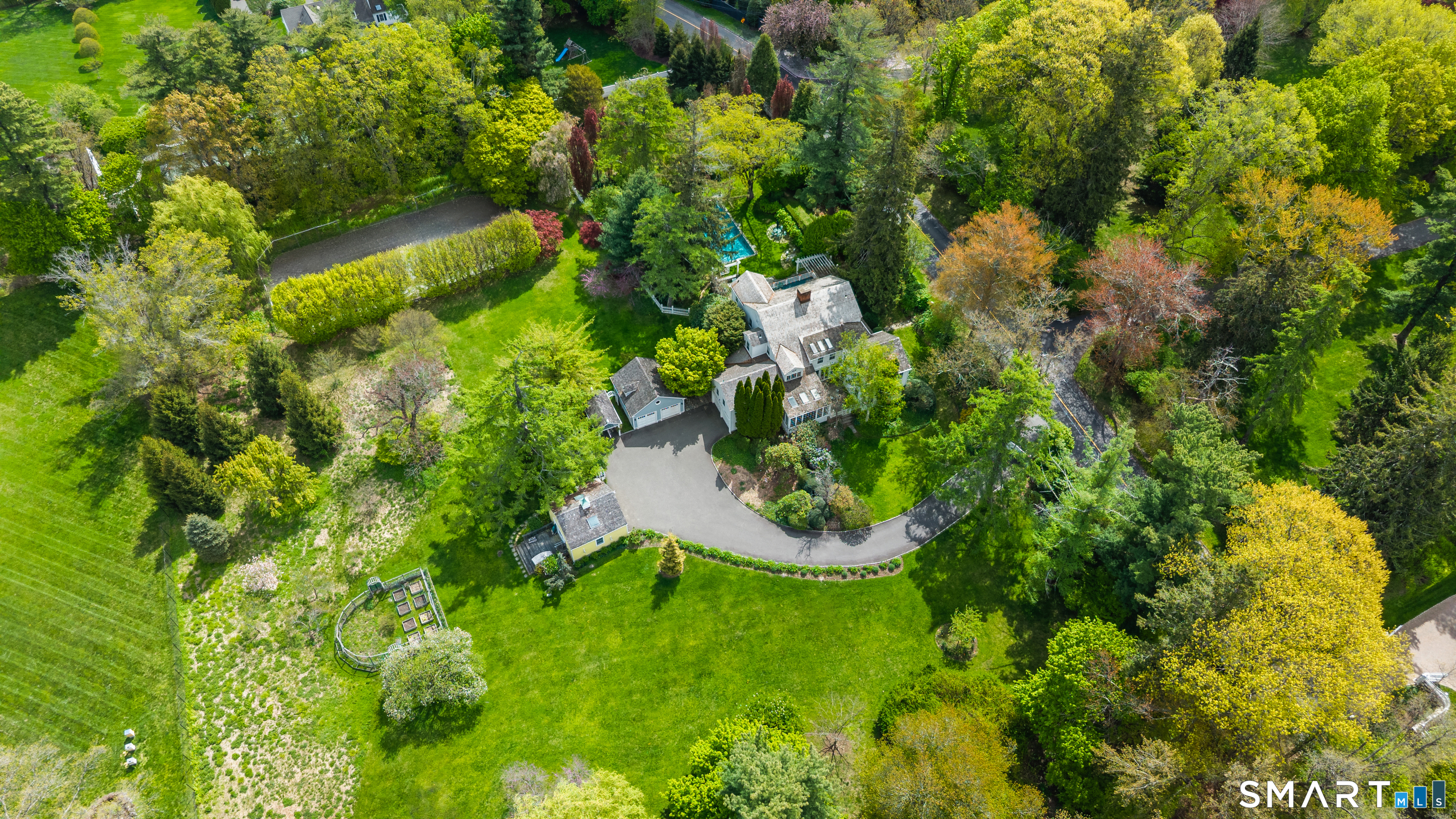 11 Clapboard Hill Road