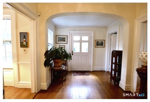 11 Clapboard Hill Road