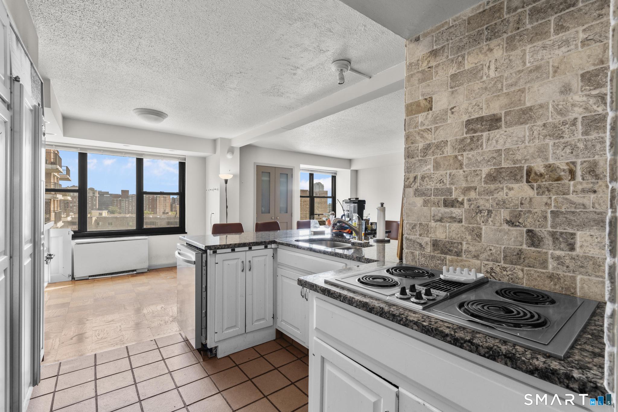 44 Strawberry Hill Avenue 8K