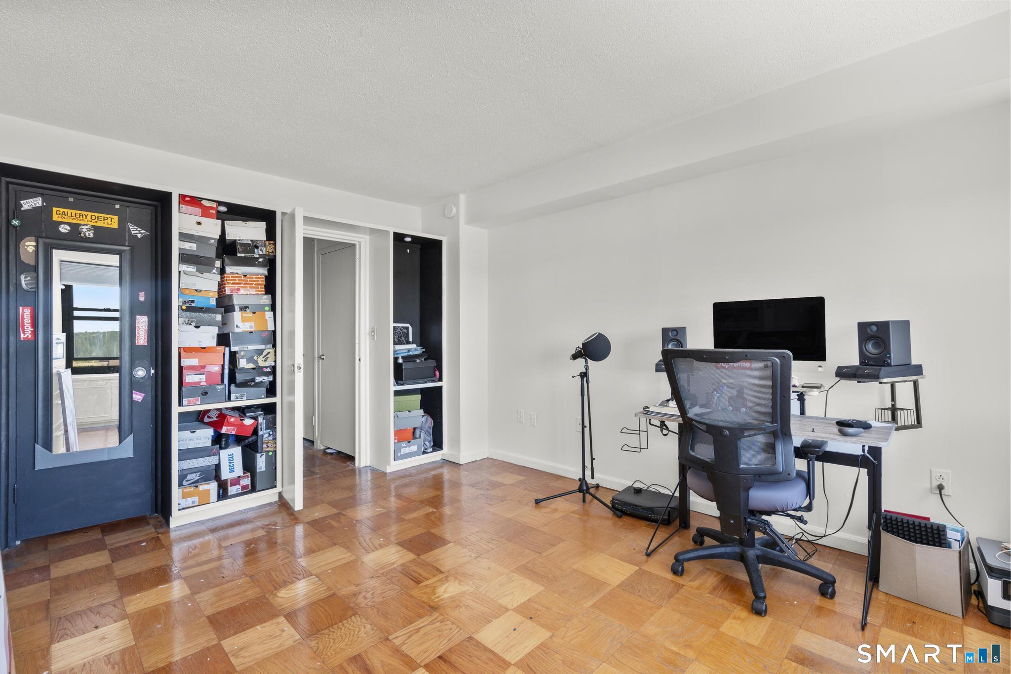 44 Strawberry Hill Avenue 8K