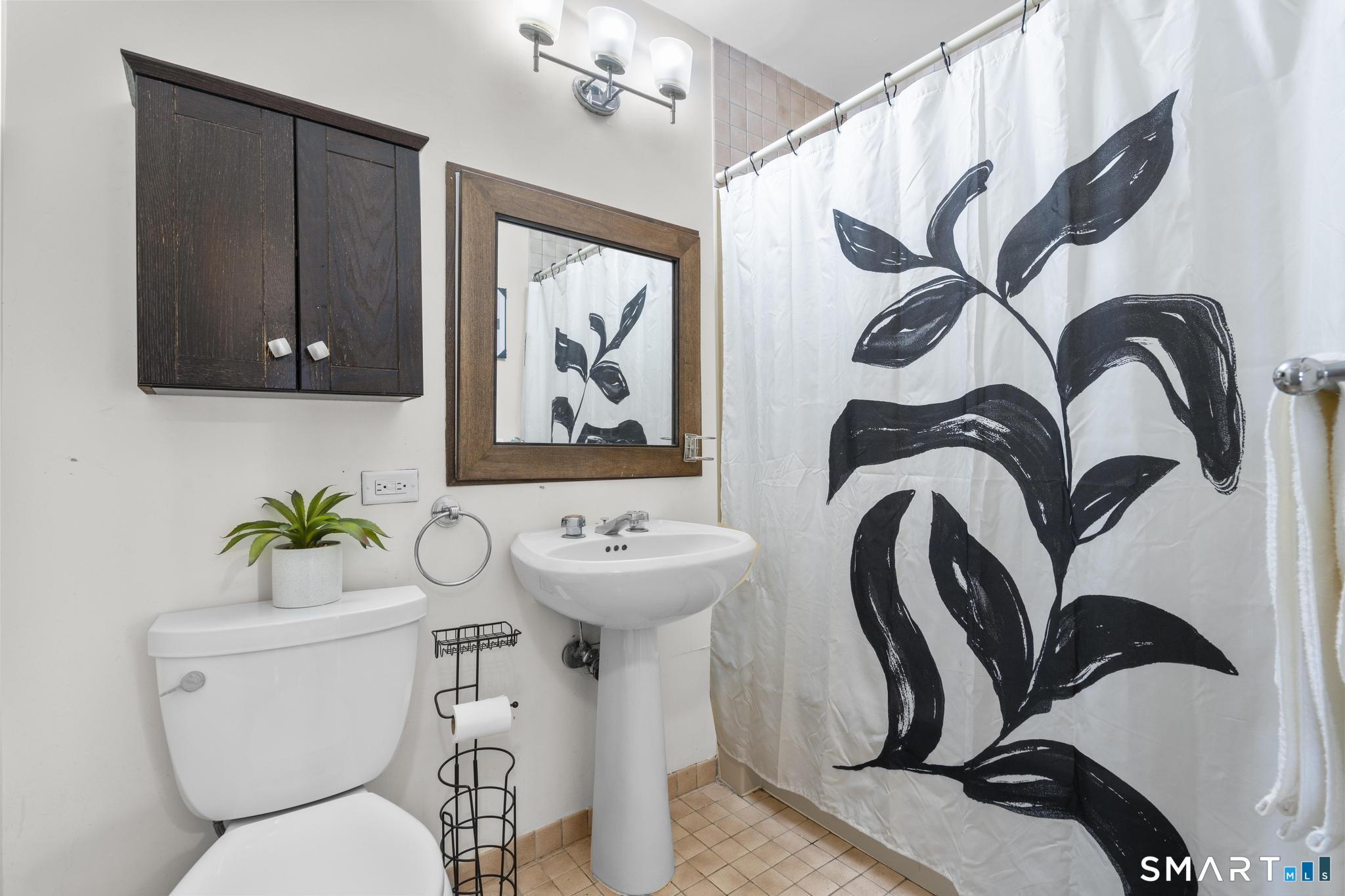 44 Strawberry Hill Avenue 8K