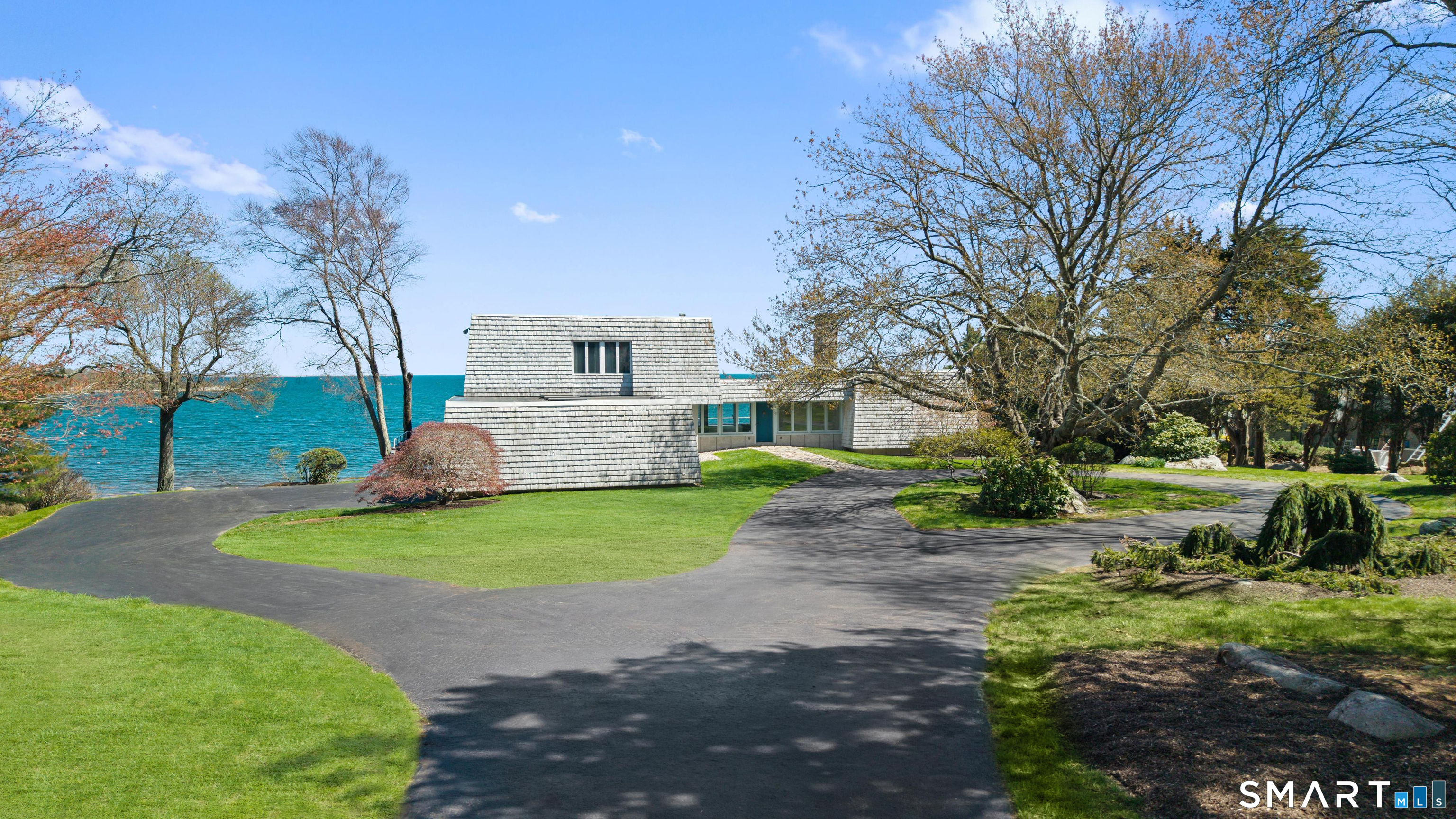 39 Chippechaug Trail